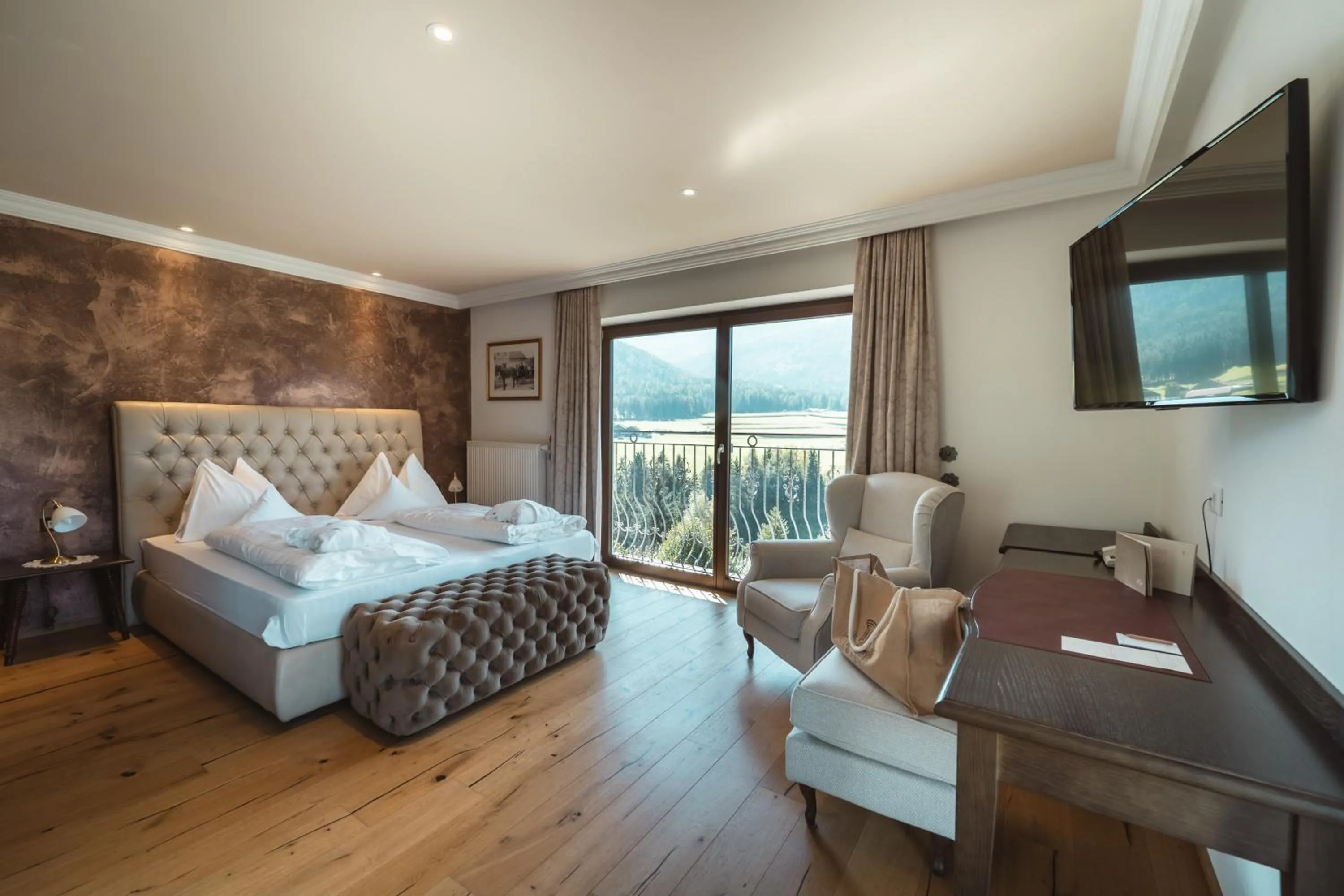 View (from property/room), Bed in Historic Hotel Alte Goste