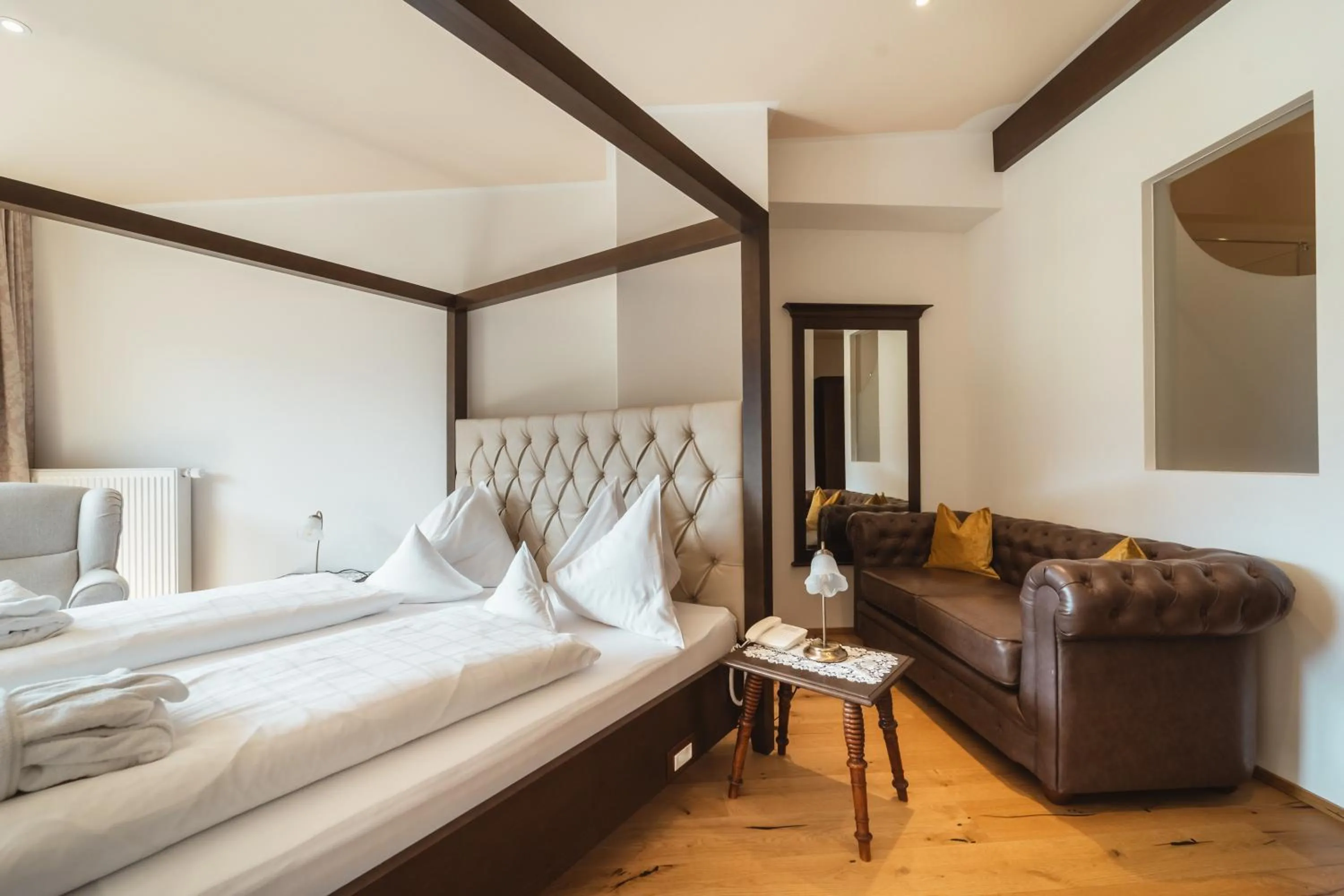 Photo of the whole room, Bed in Historic Hotel Alte Goste