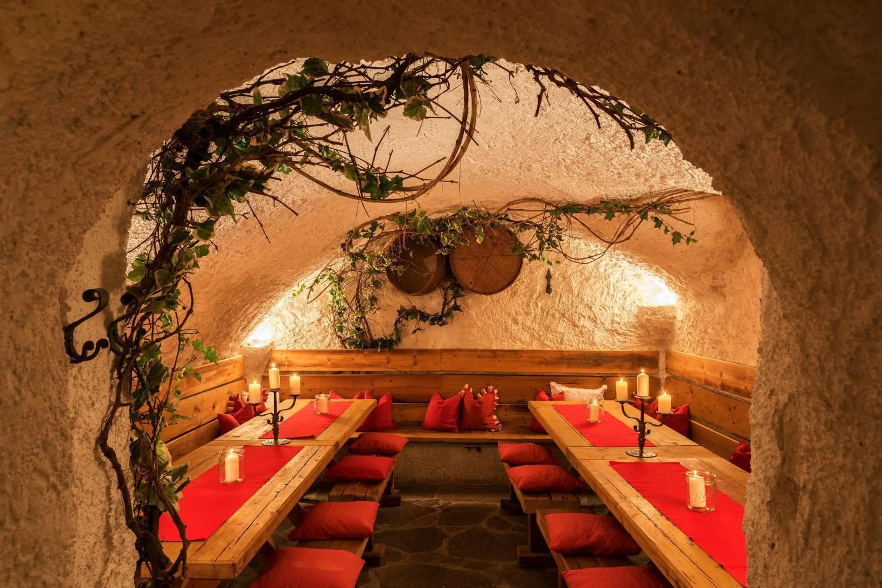 Restaurant/places to eat in Historic Hotel Alte Goste