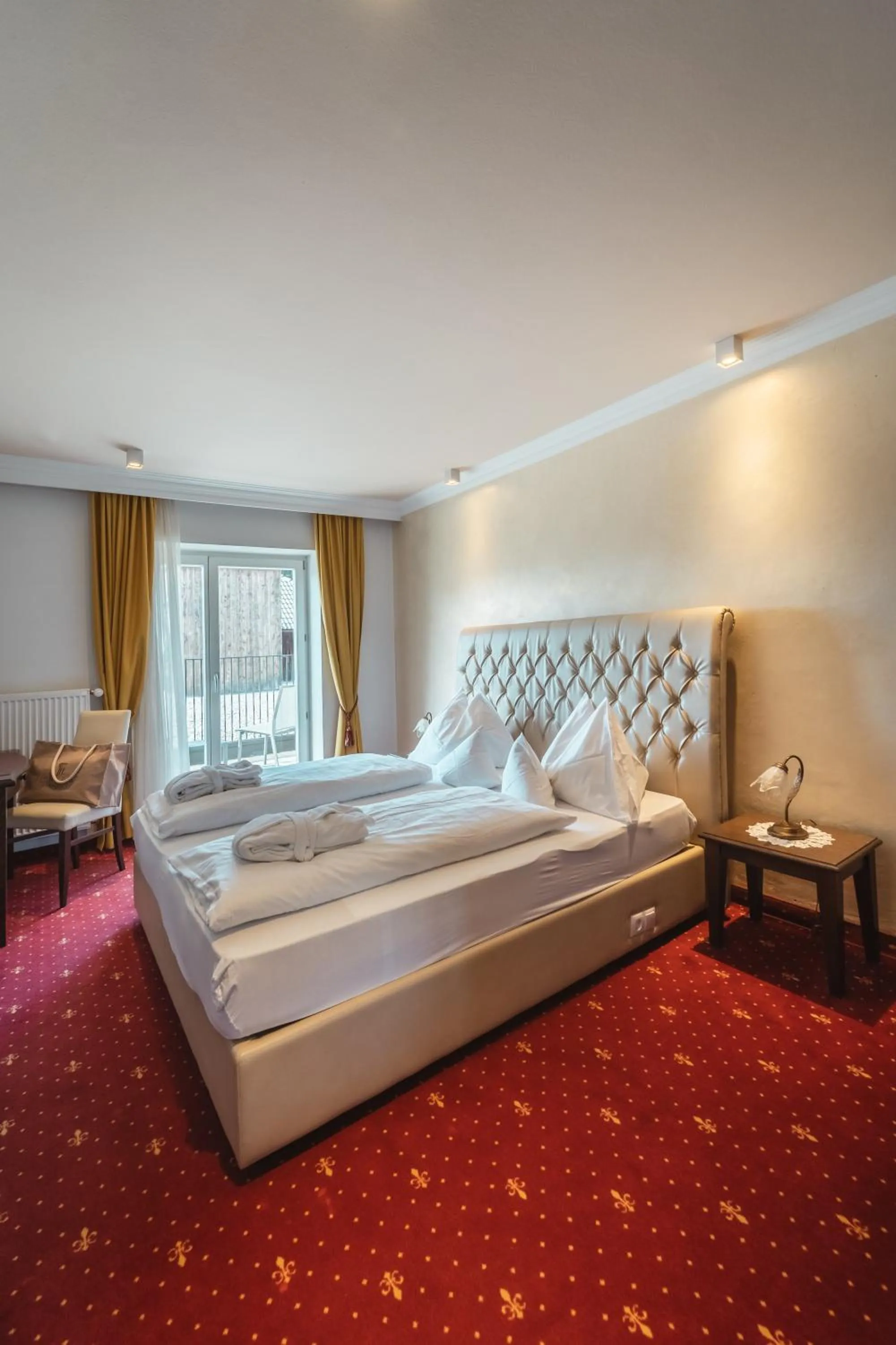 Photo of the whole room, Bed in Historic Hotel Alte Goste