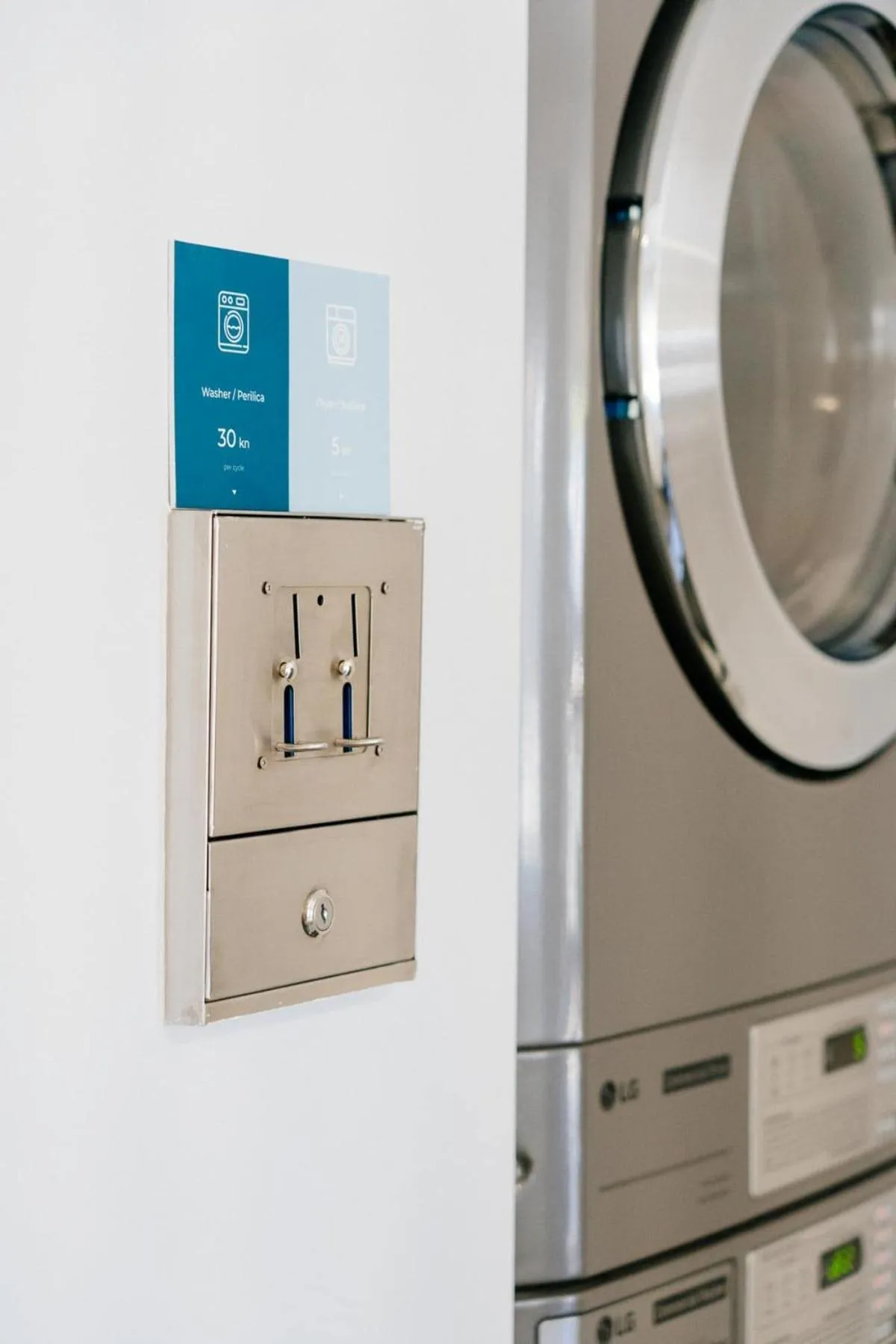 Communal kitchen in Rooms at Zajčeva 34
