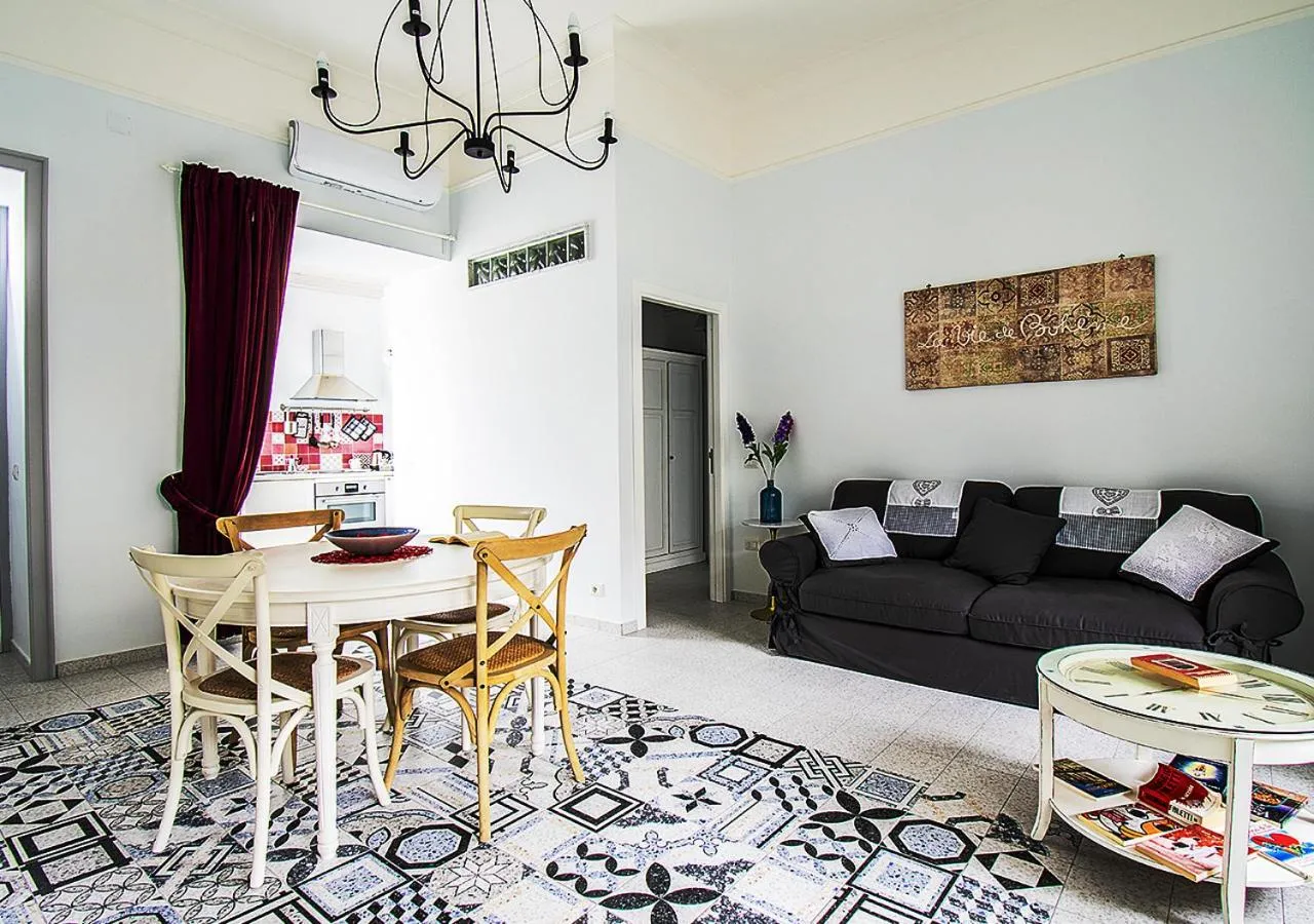 Deluxe Suite - single occupancy in Domus Sibyllina, Galleria Umberto I