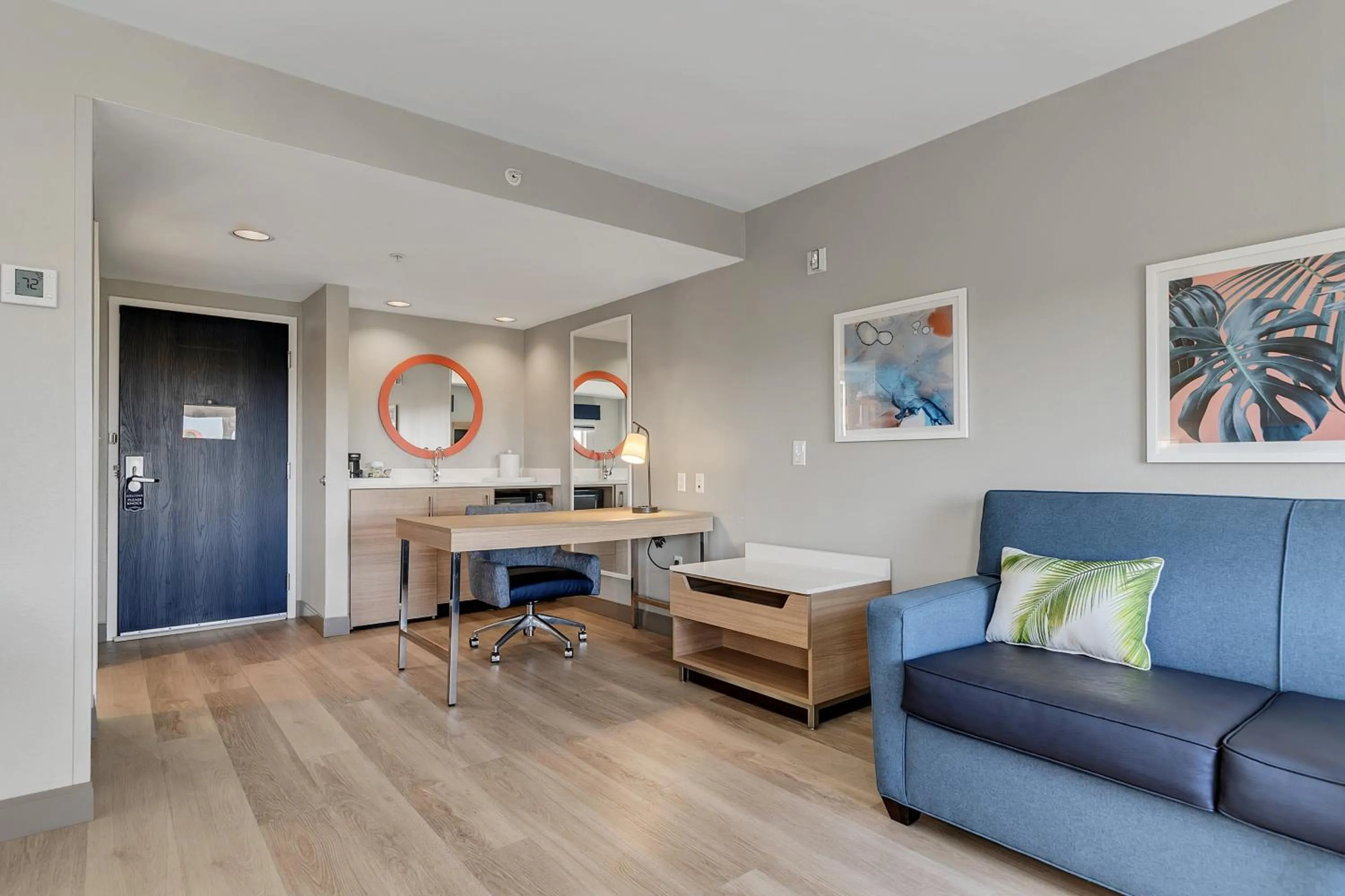 Living room in Evoke Destin Hotel