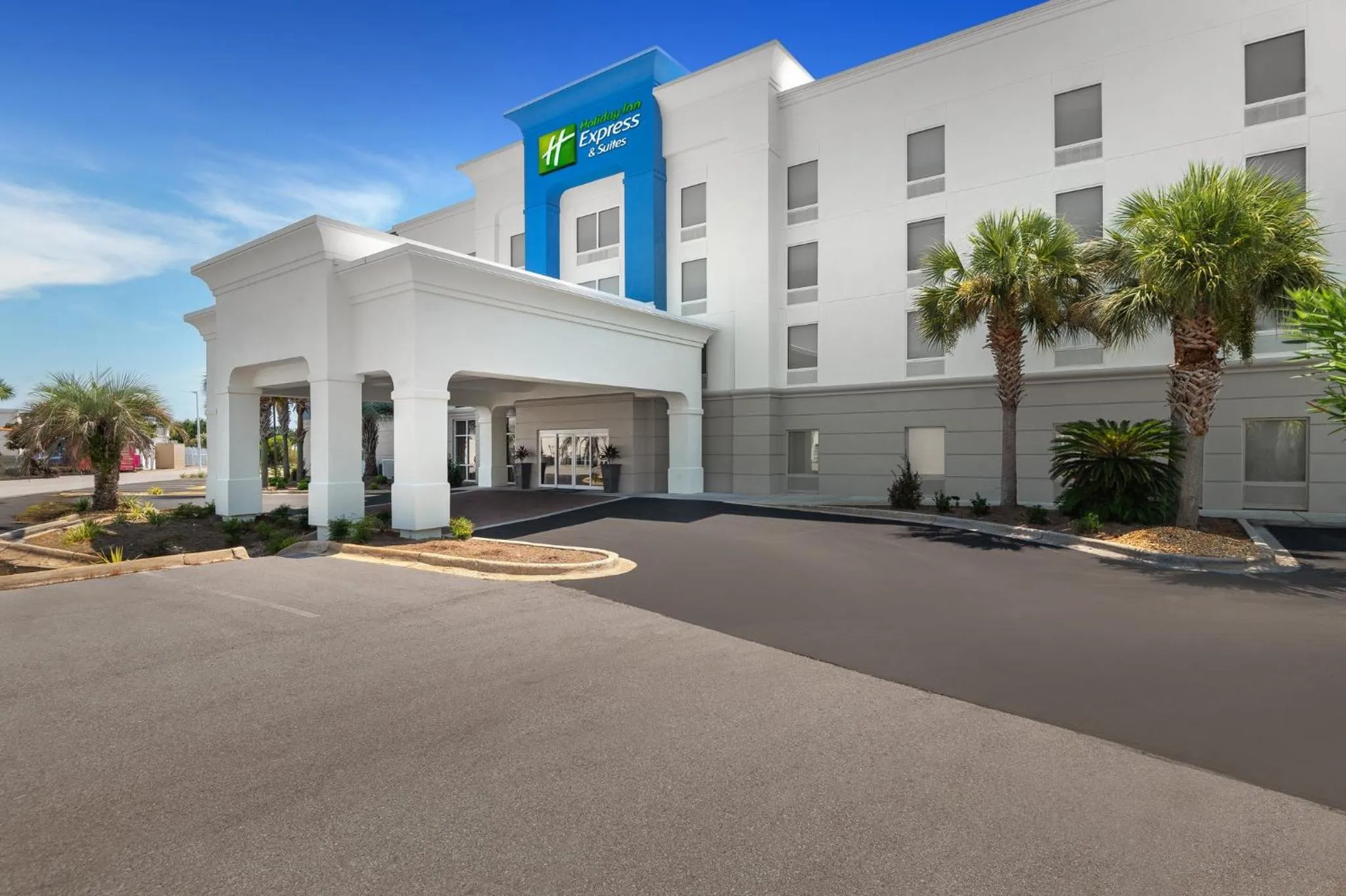 Property building in Holiday Inn Express & Suites Destin - Miramar Beach by IHG