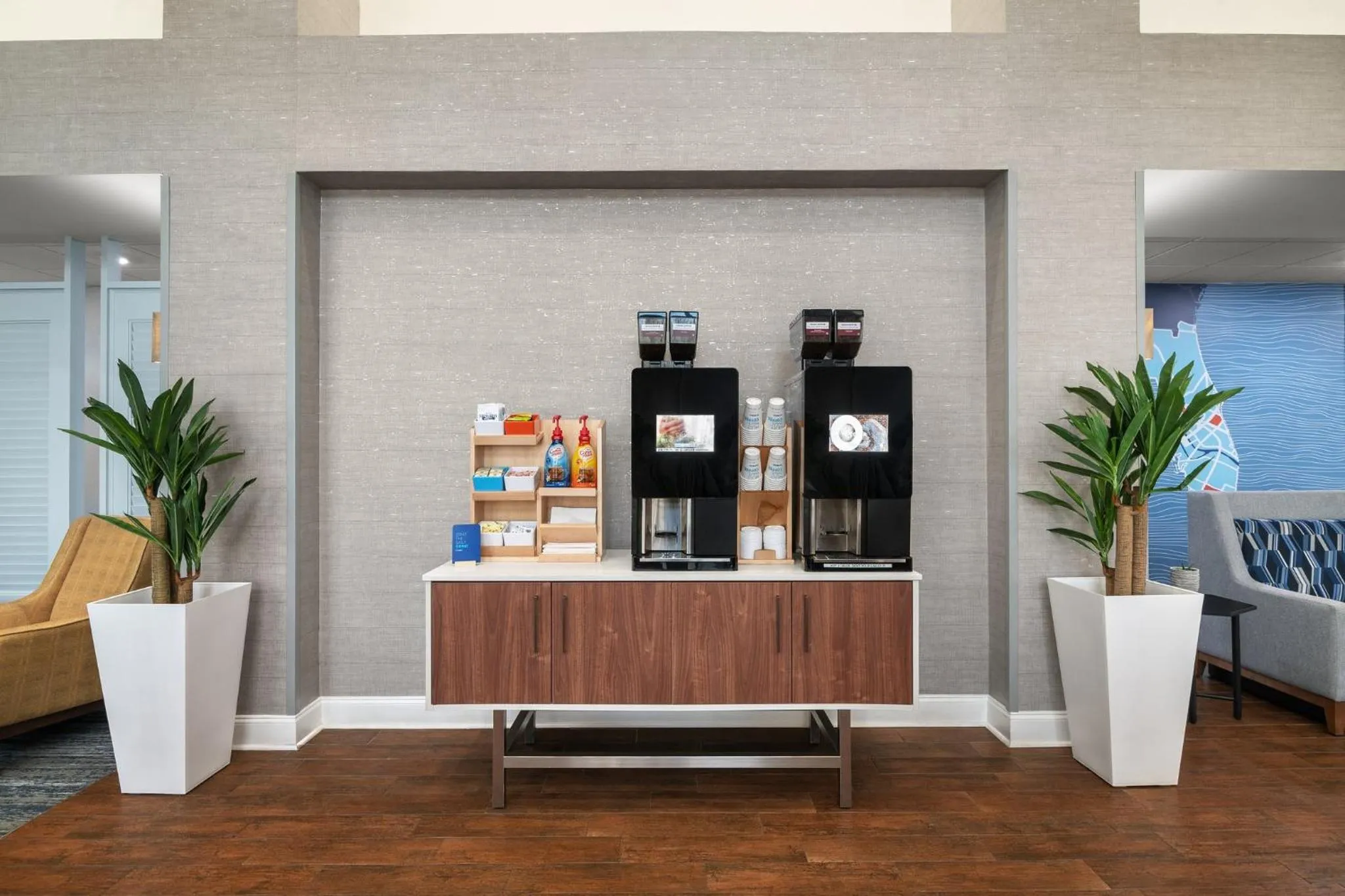 Breakfast in Holiday Inn Express & Suites Destin - Miramar Beach by IHG