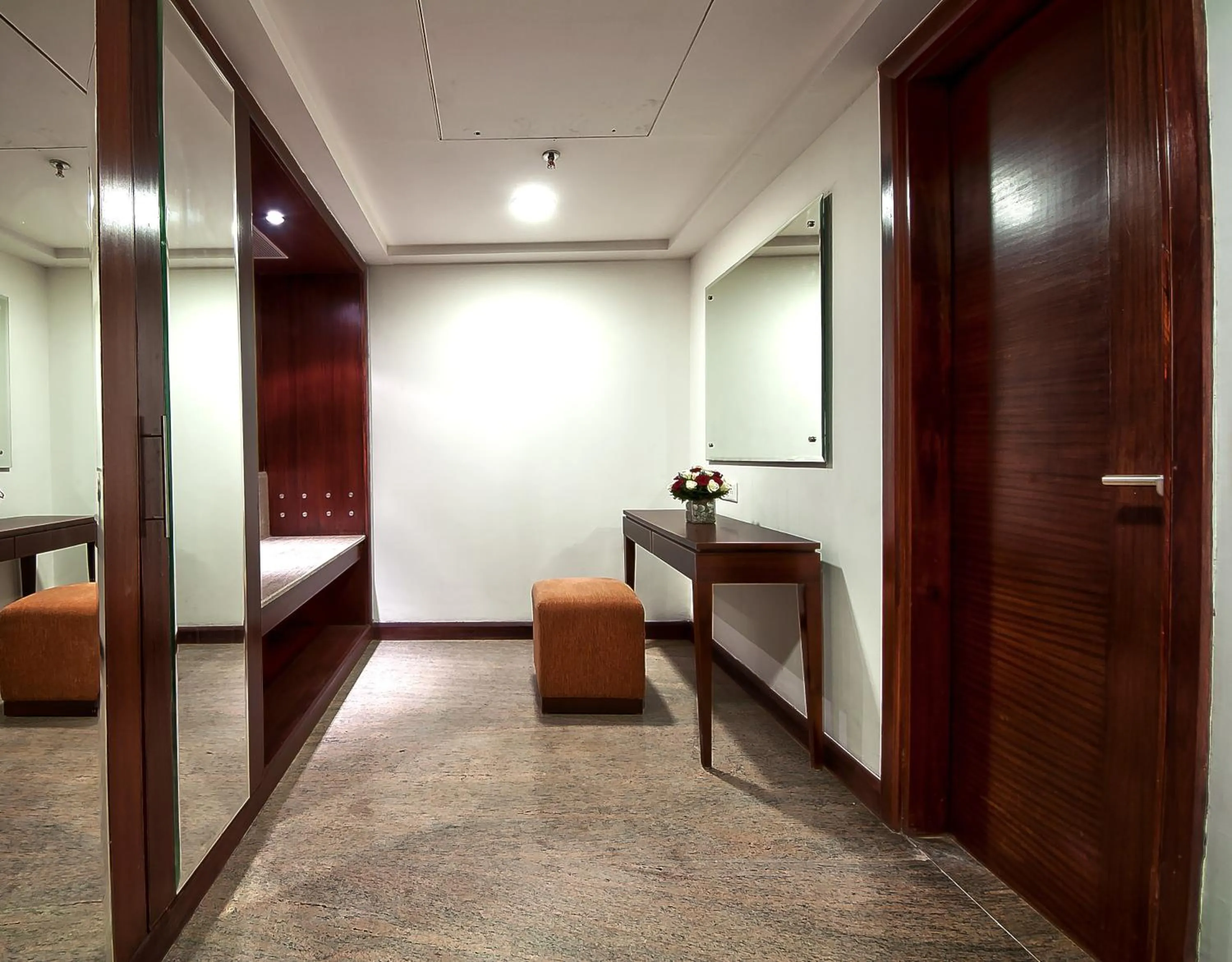 Photo of the whole room, Bed in The Golden Plaza Hotel