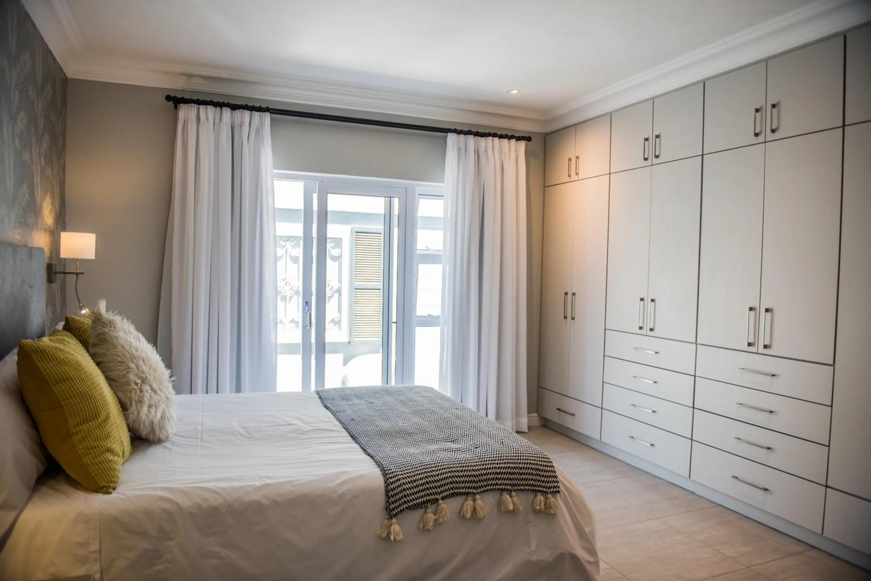 Bedroom, Bed in The Whale on Main B&B