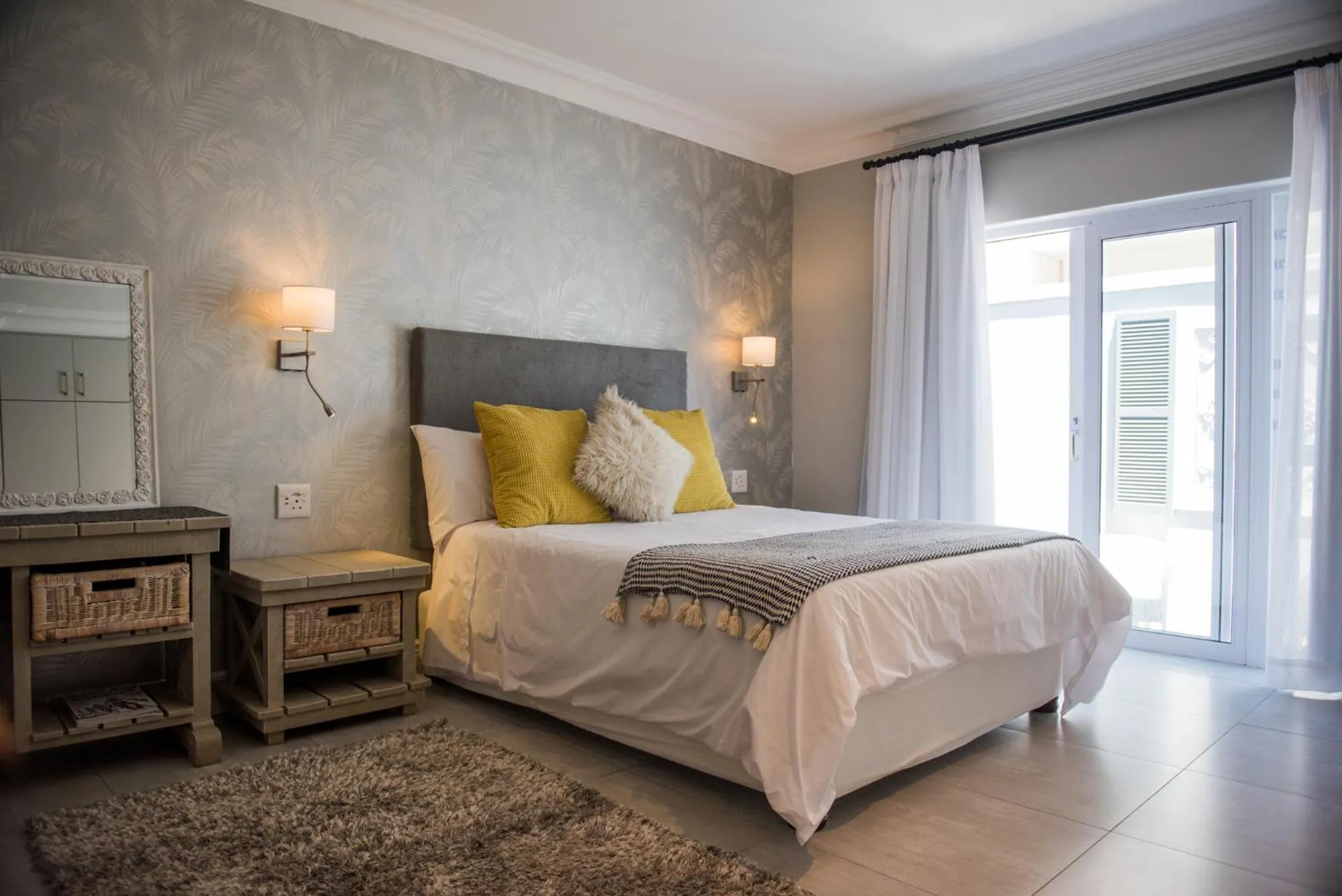 Bedroom, Bed in The Whale on Main B&B