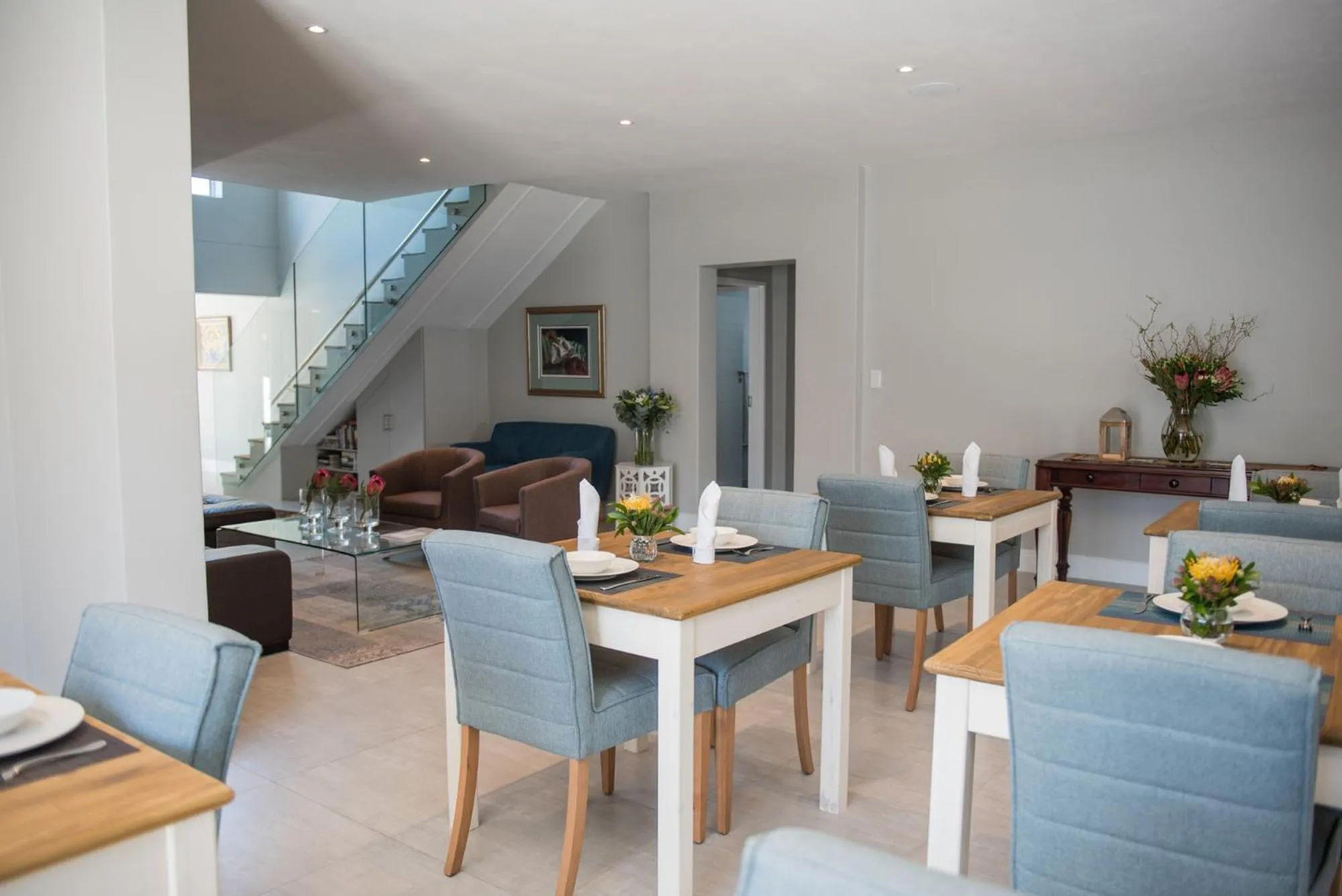 Breakfast in The Whale on Main B&B