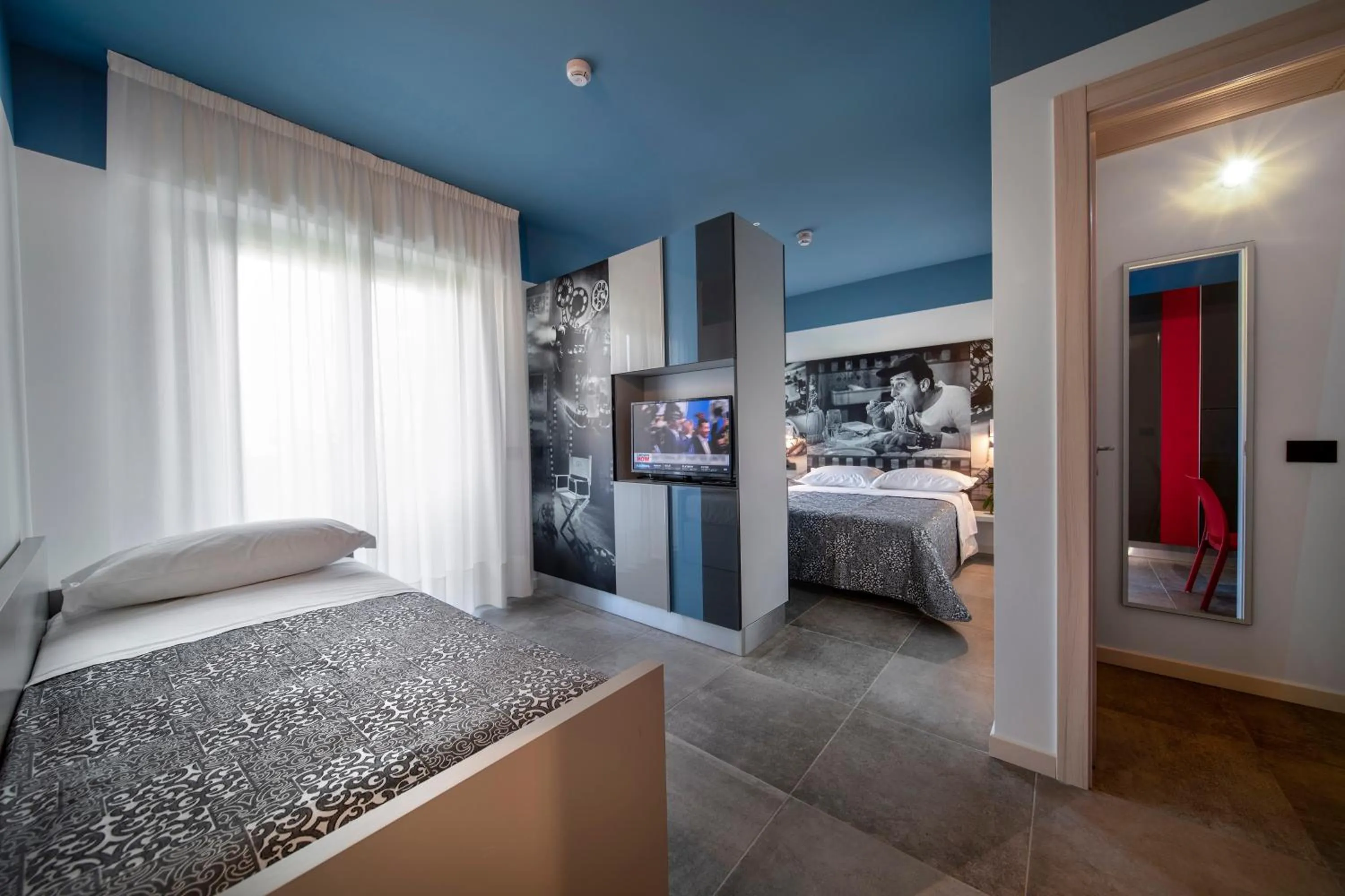 Bed in Residence Filmare