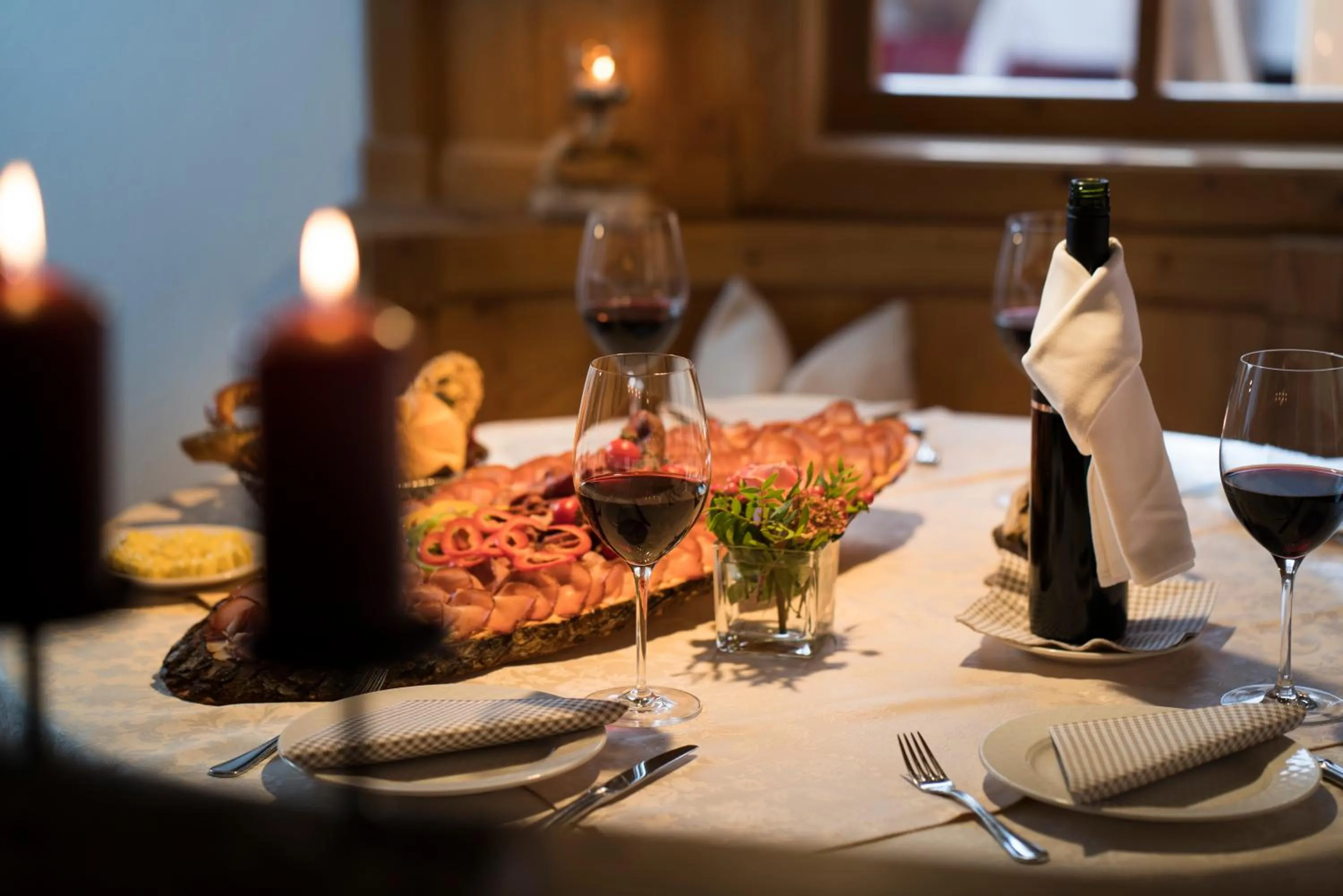 Restaurant/places to eat in Hotel Haymon