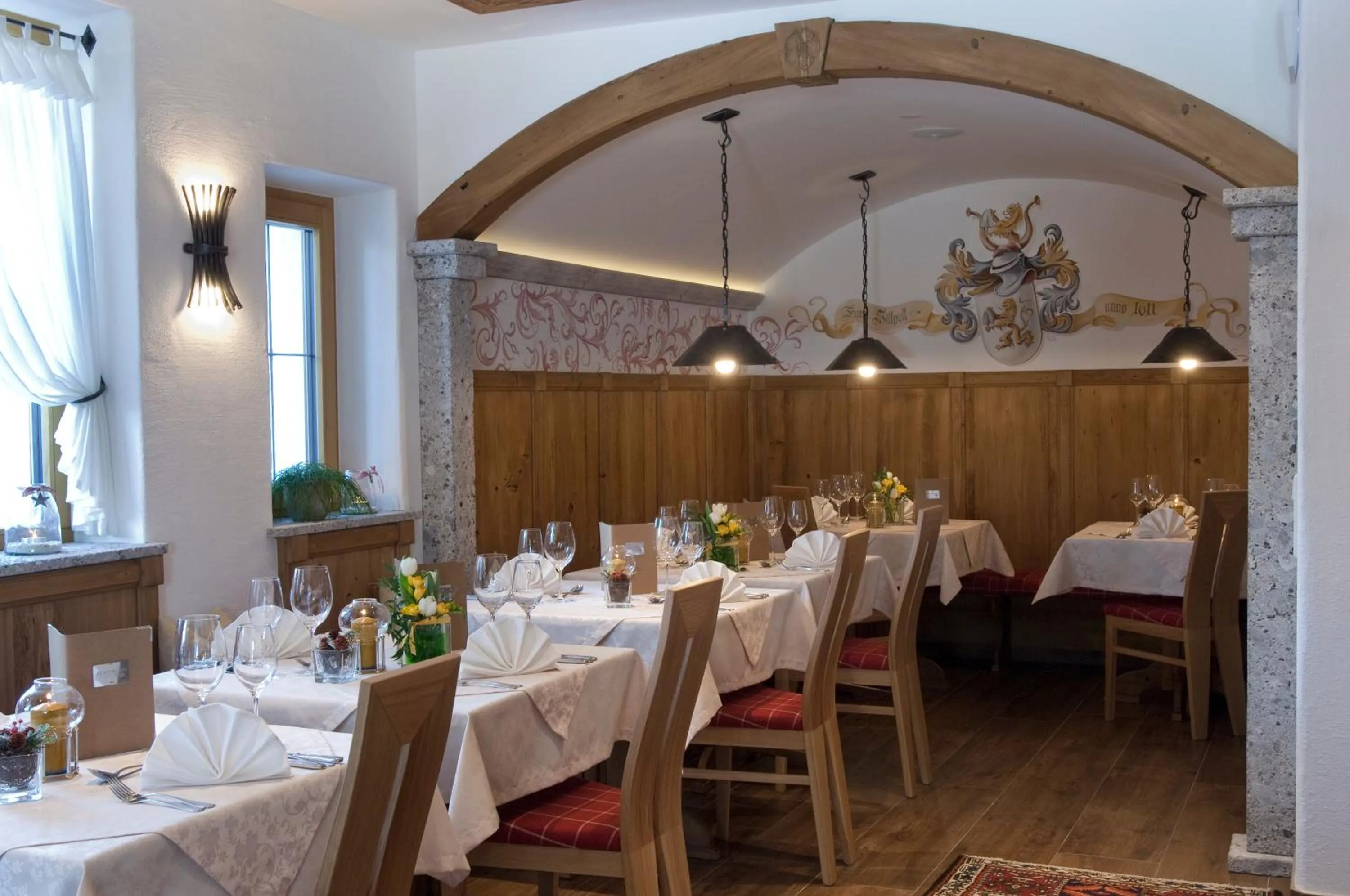 Restaurant/places to eat in Hotel Haymon