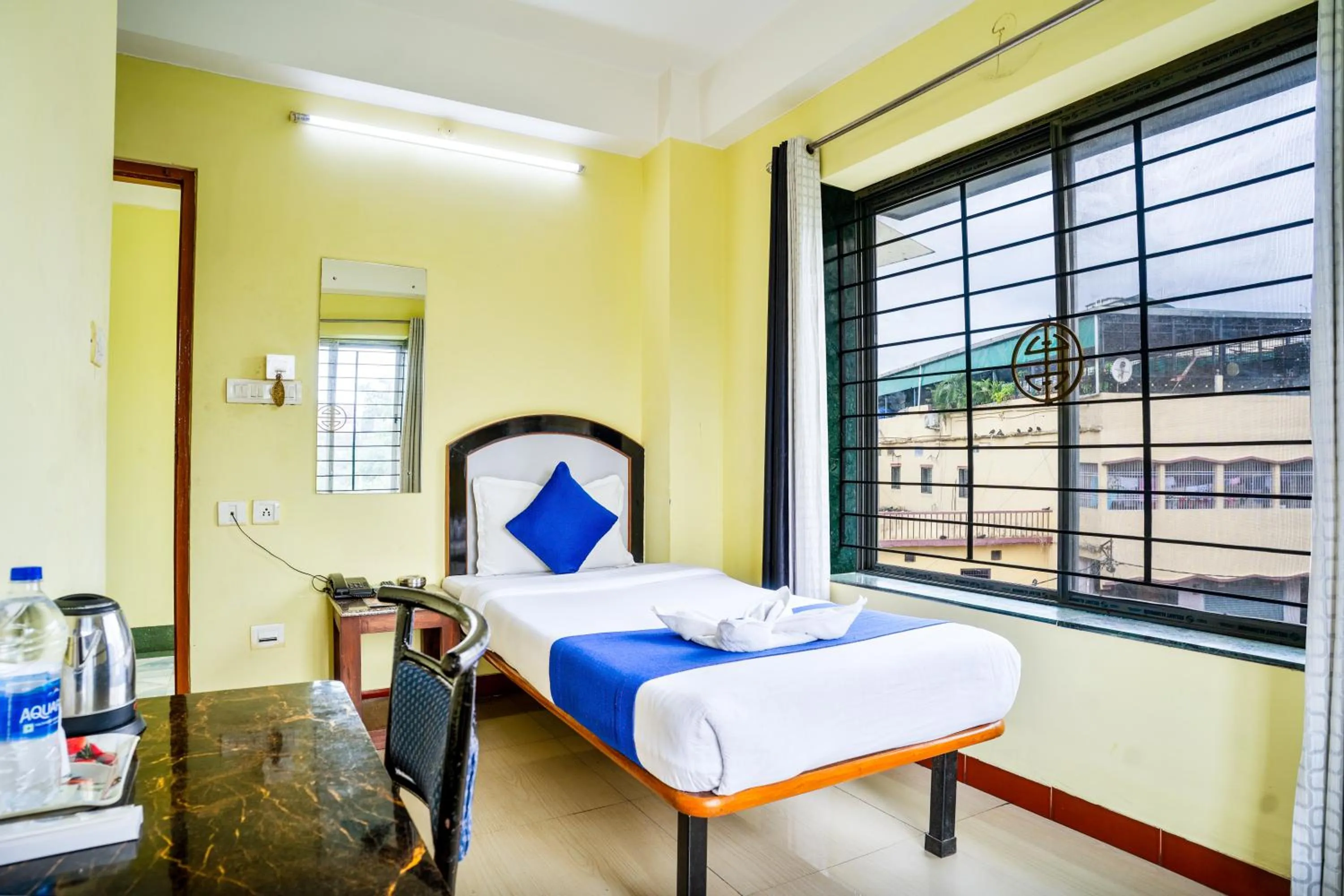 Bedroom, Bed in HOTEL NILADRII GALAXY