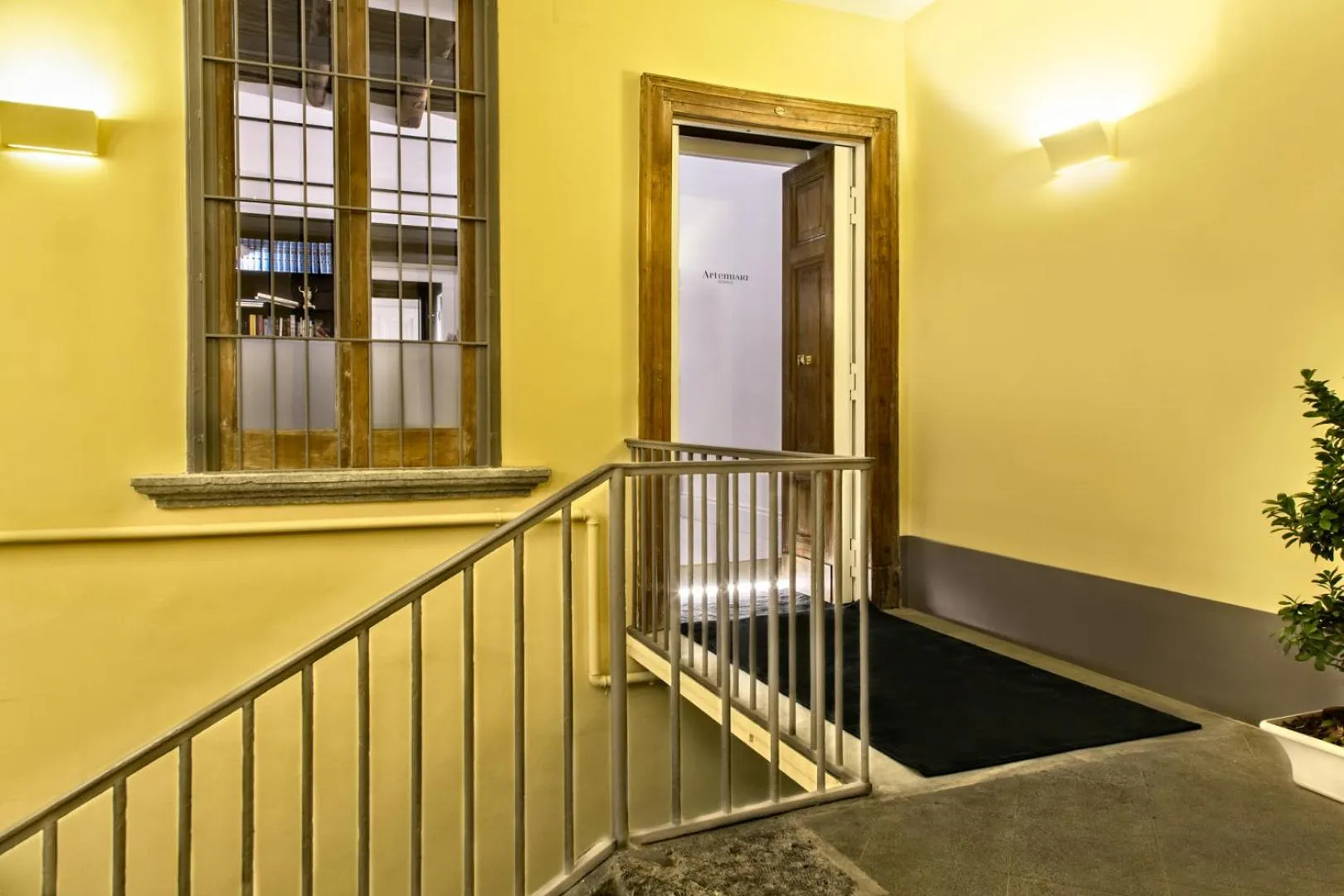 Facade/entrance in Artemisia Domus - Centro Storico