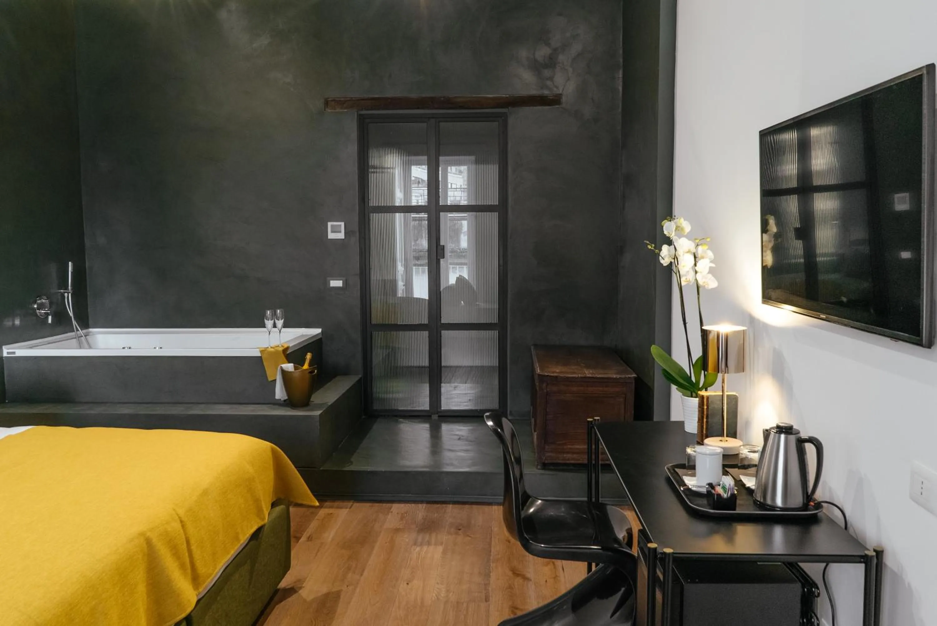 Photo of the whole room, Bed in Artemisia Domus - Centro Storico