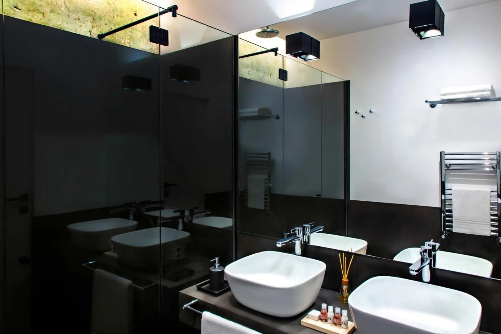 Shower in Artemisia Domus - Centro Storico