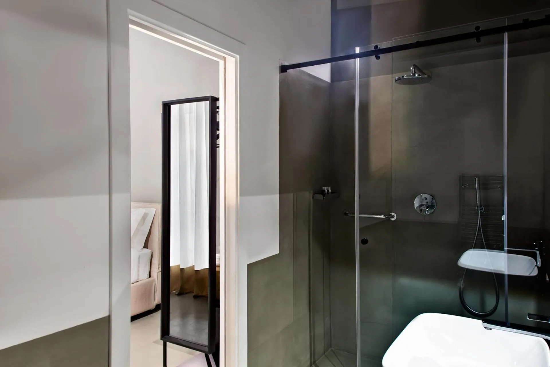 Shower in Artemisia Domus - Centro Storico