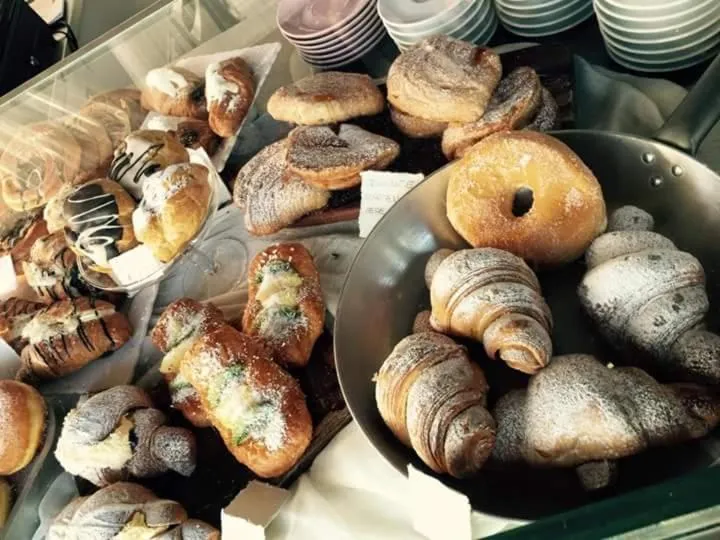 Food and drinks in Camera & Caffè Cenni