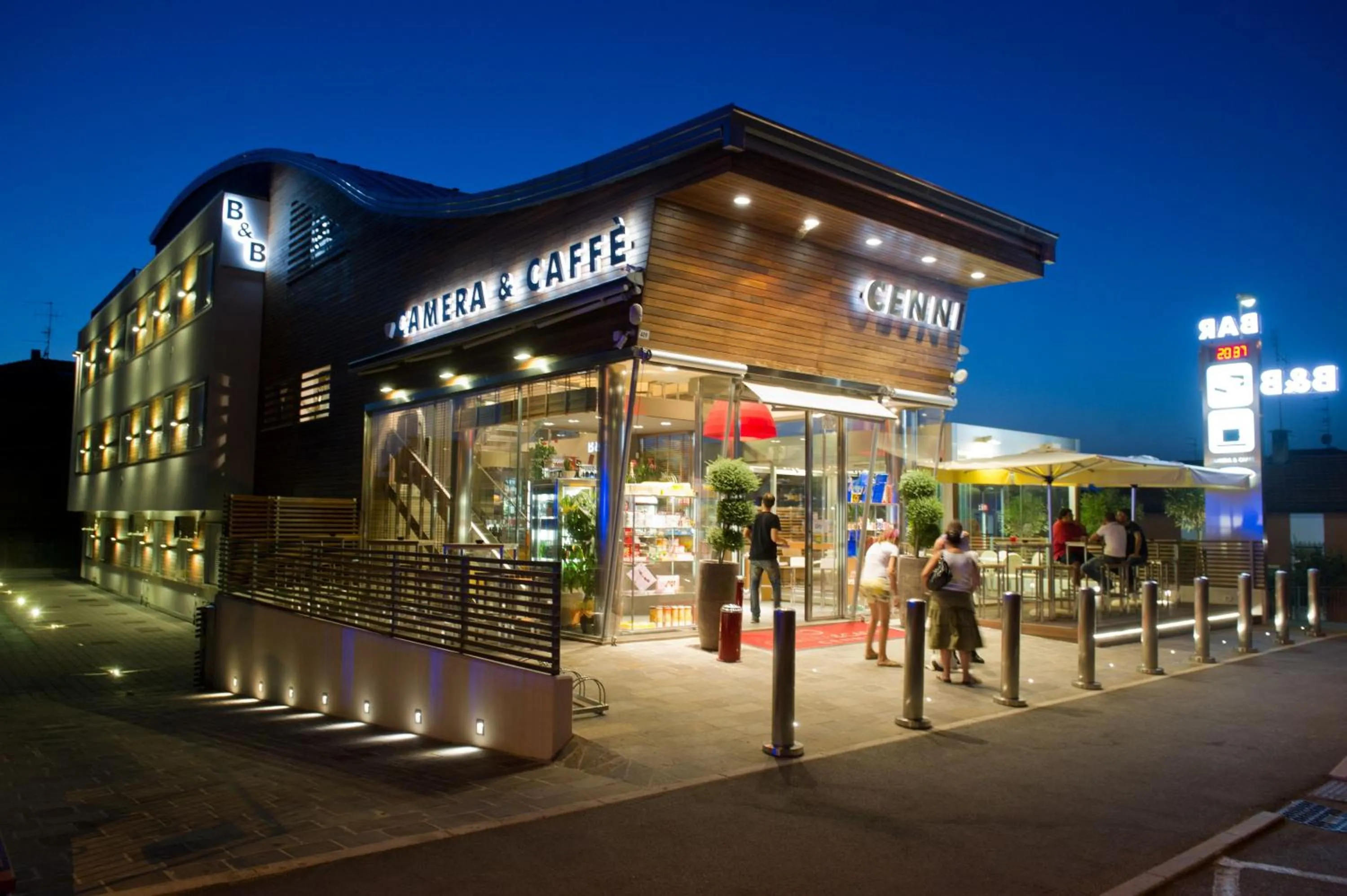 Facade/entrance in Camera & Caffè Cenni