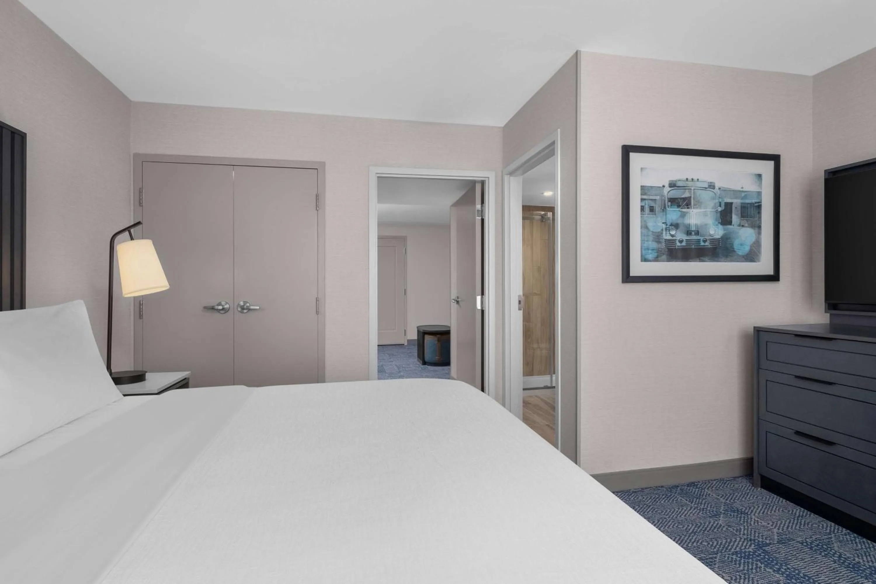 Bed in Embassy Suites by Hilton El Paso