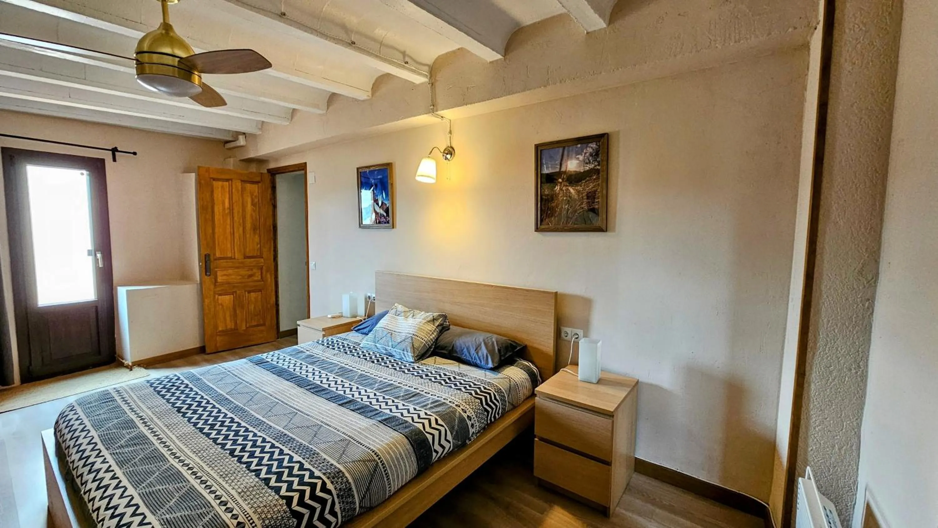 Bed in Ca l'Aixut Turismo Rural