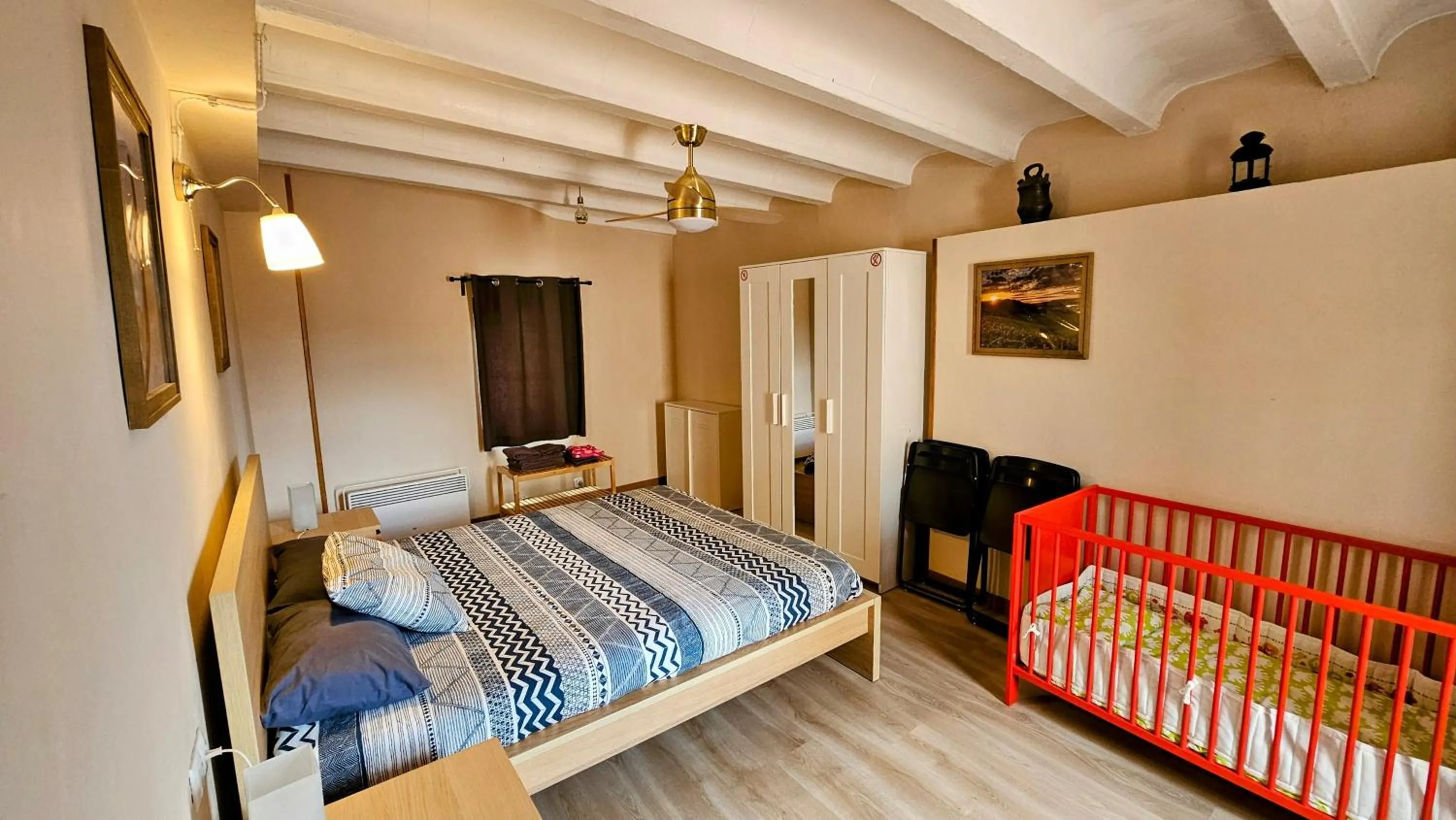 Bed in Ca l'Aixut Turismo Rural