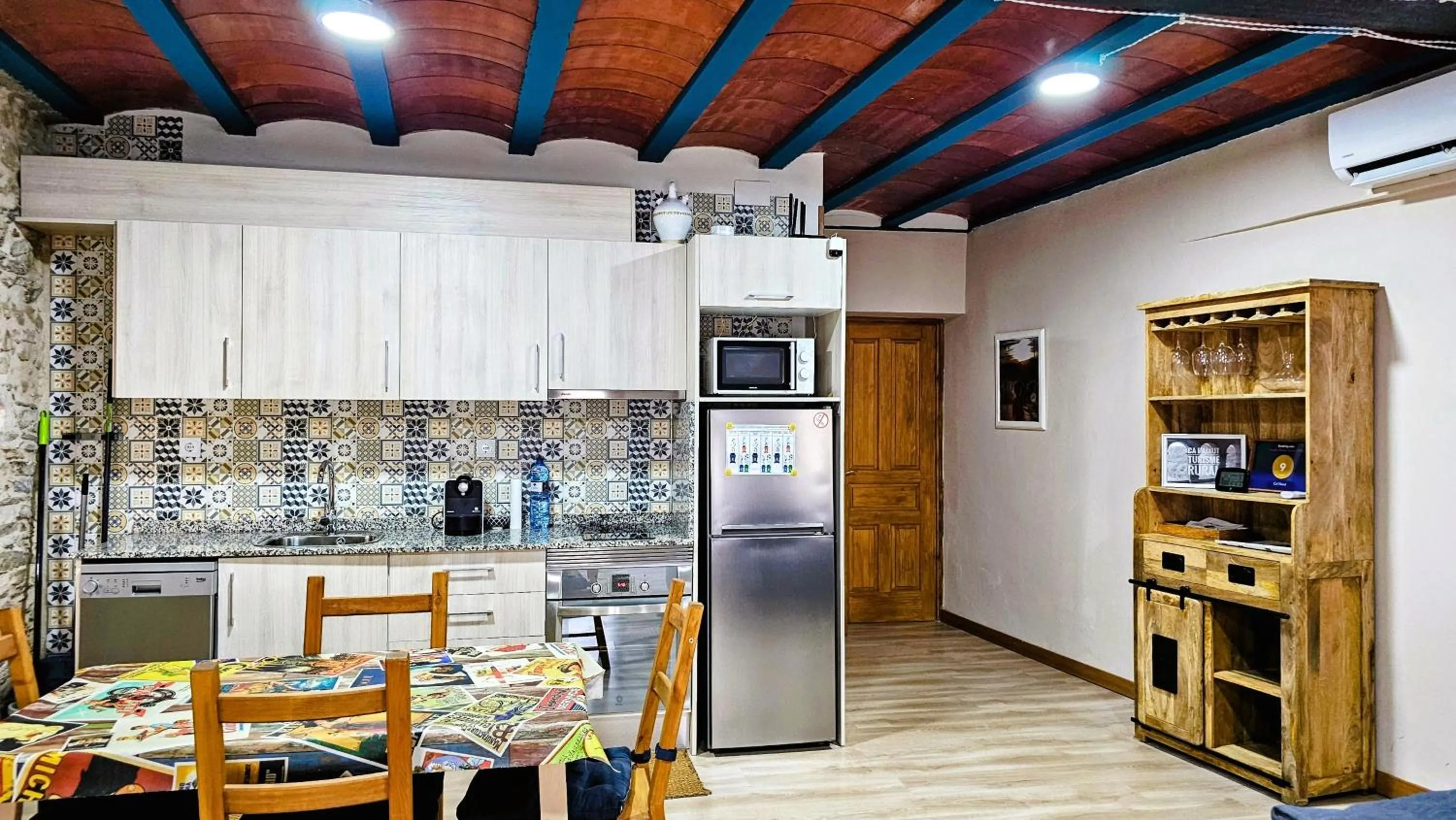 Kitchen or kitchenette in Ca l'Aixut Turismo Rural
