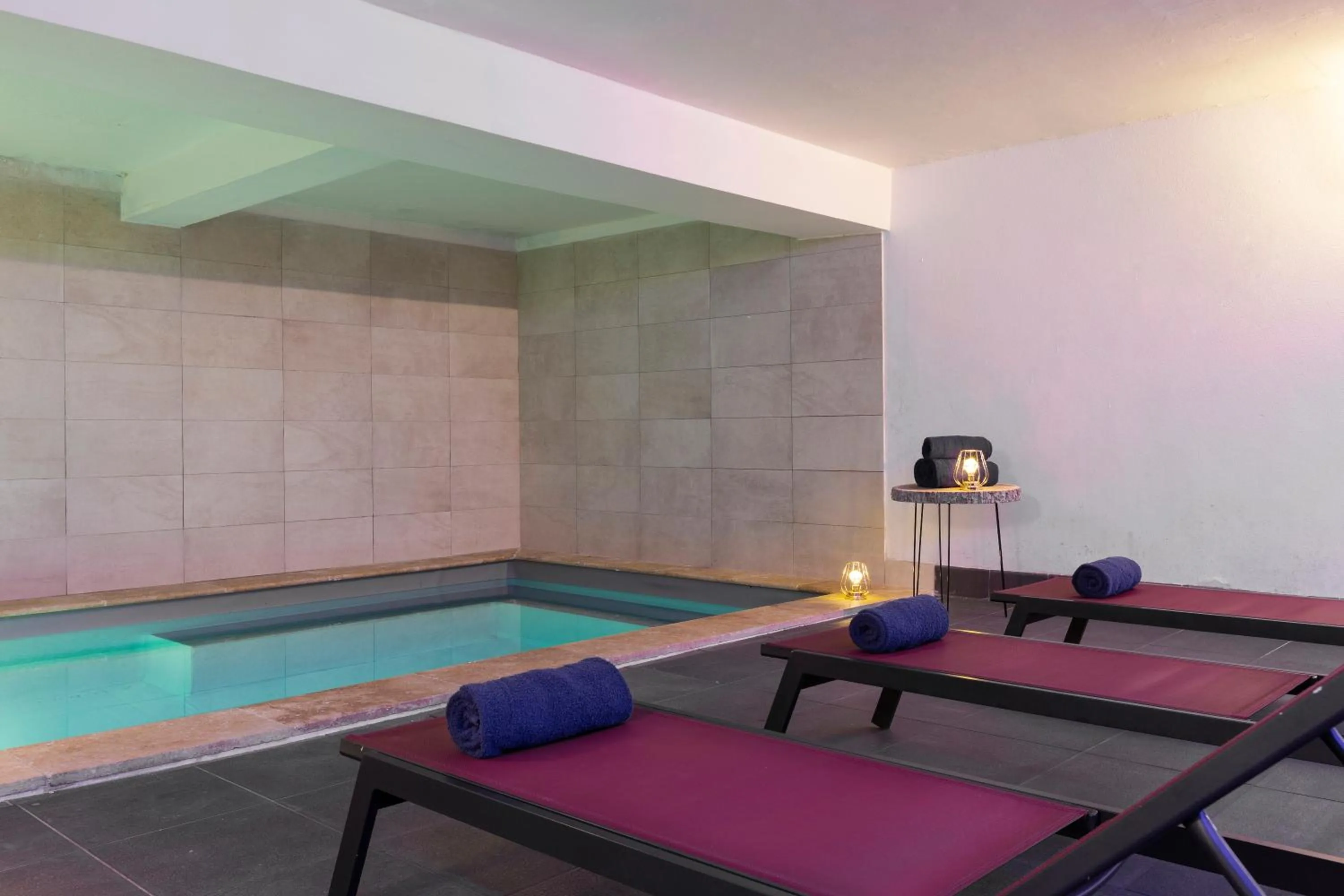 Swimming pool in SOWELL RESIDENCES Pierre Blanche