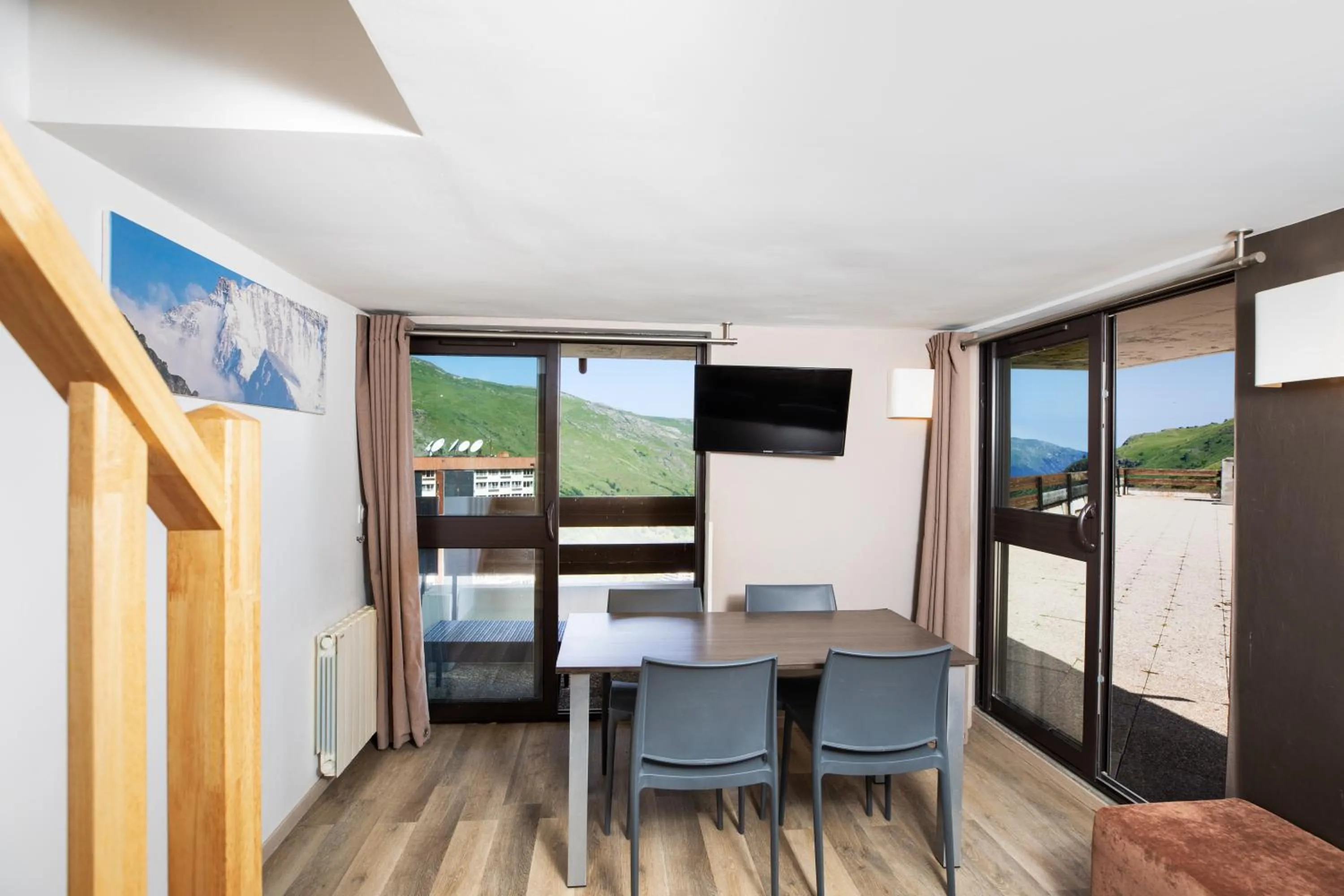 Dining area in SOWELL RESIDENCES Pierre Blanche