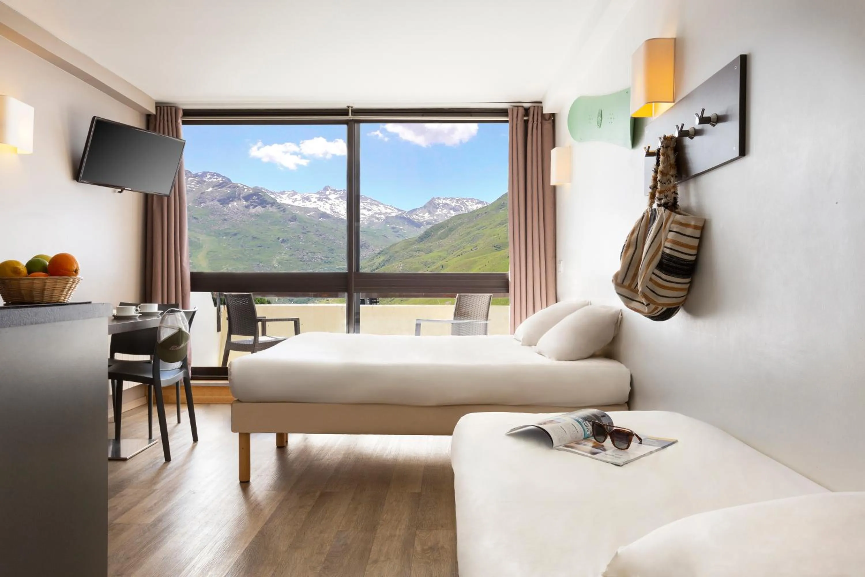 View (from property/room), Bed in SOWELL RESIDENCES Pierre Blanche