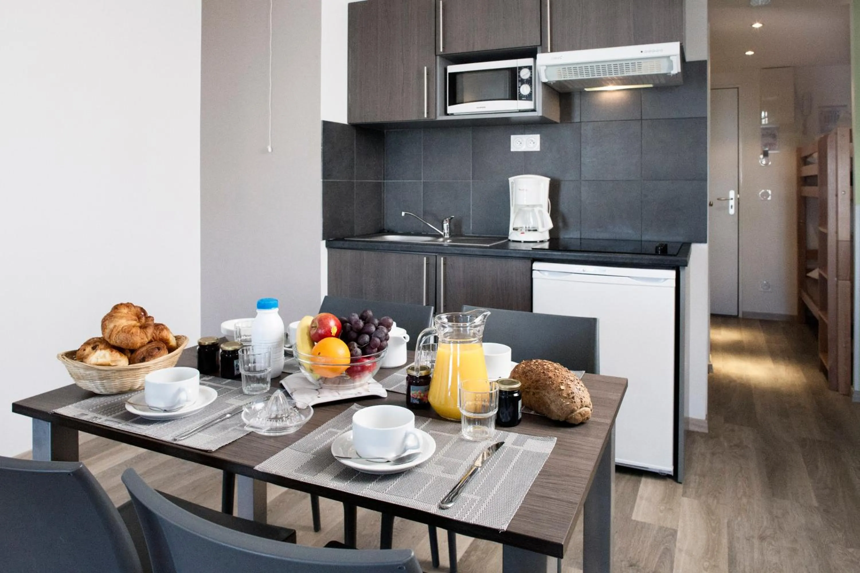 Kitchen or kitchenette in SOWELL RESIDENCES Pierre Blanche