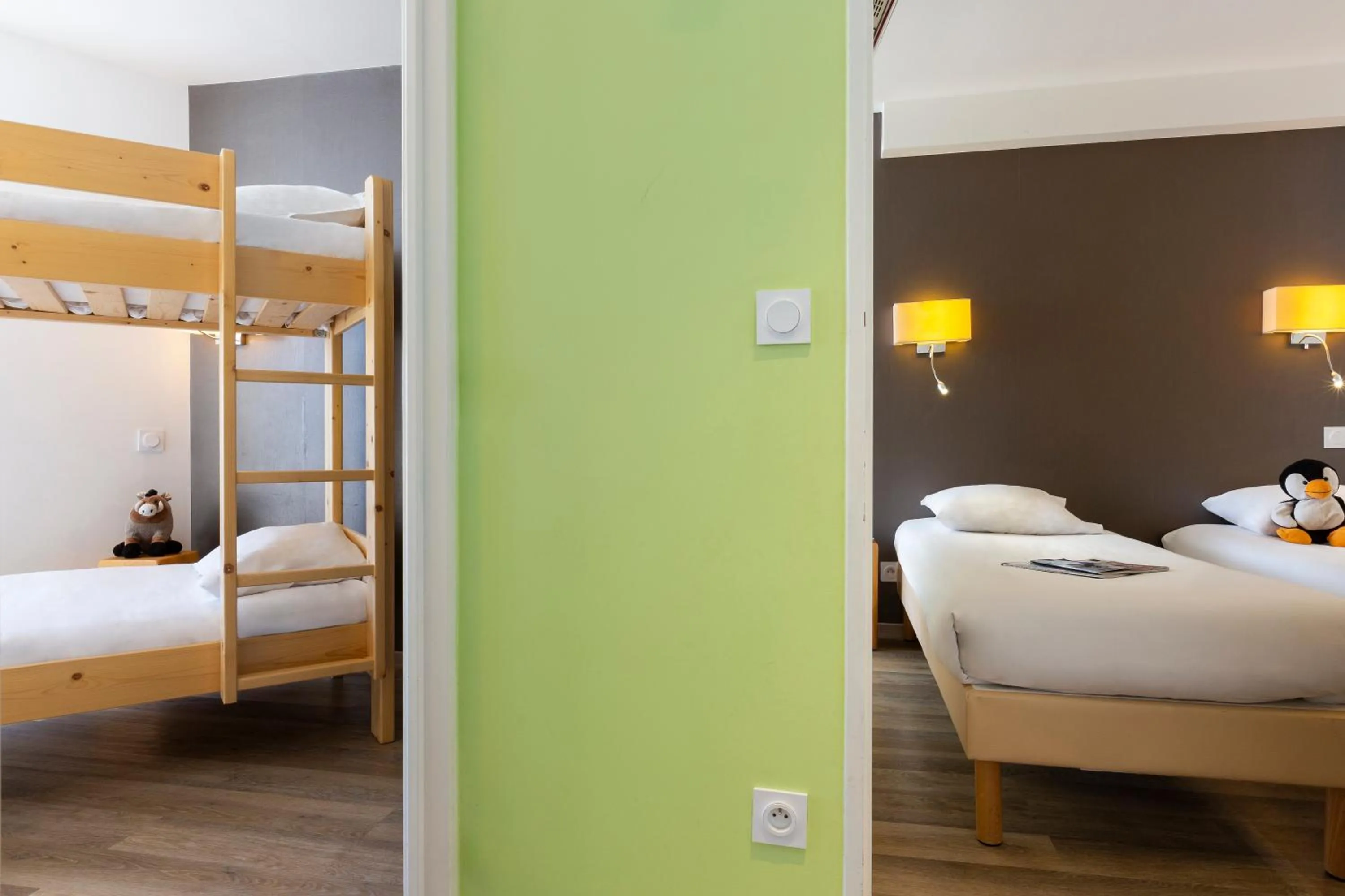 Bedroom, Bed in SOWELL RESIDENCES Pierre Blanche