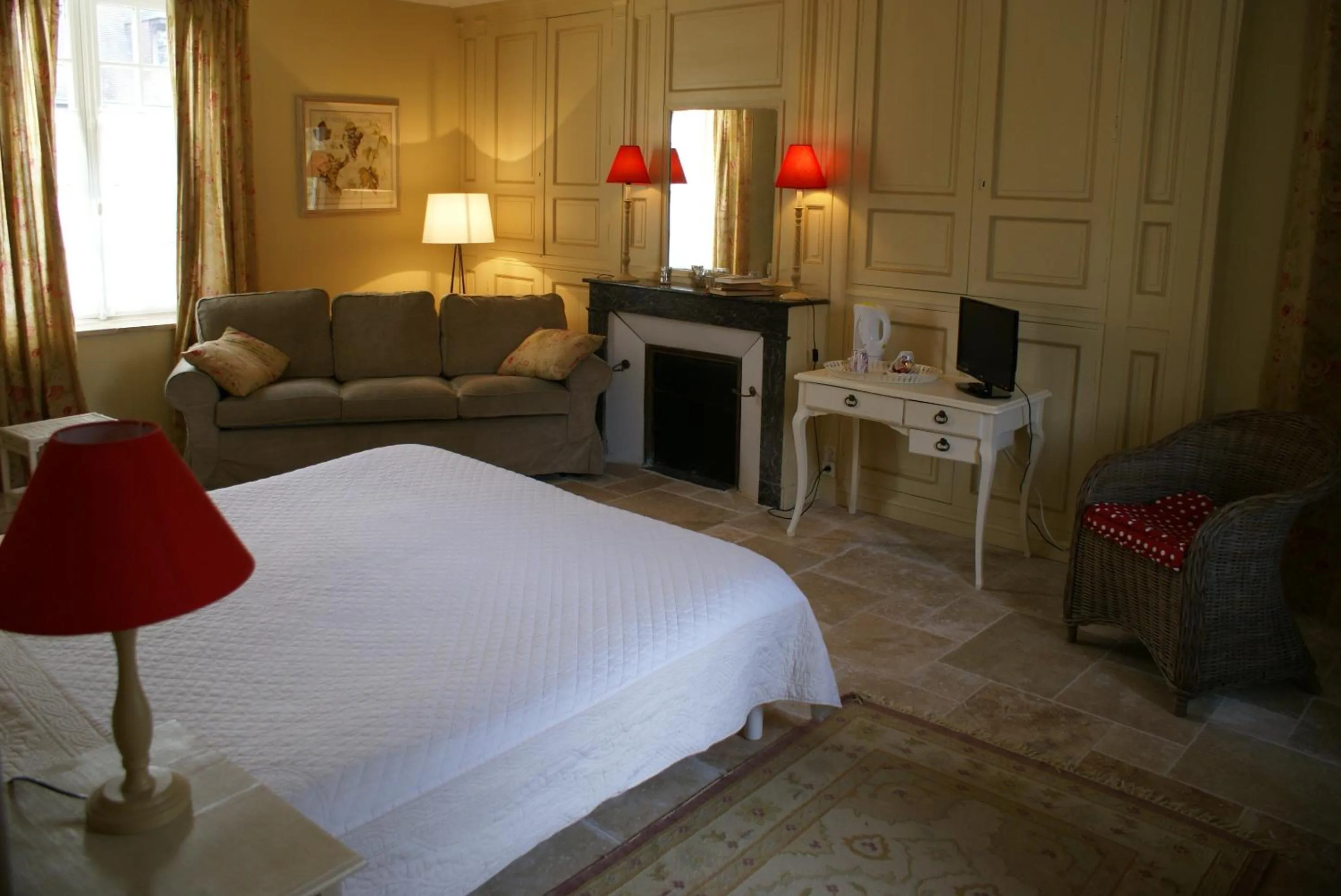 Photo of the whole room, Bed in Le Béguinage