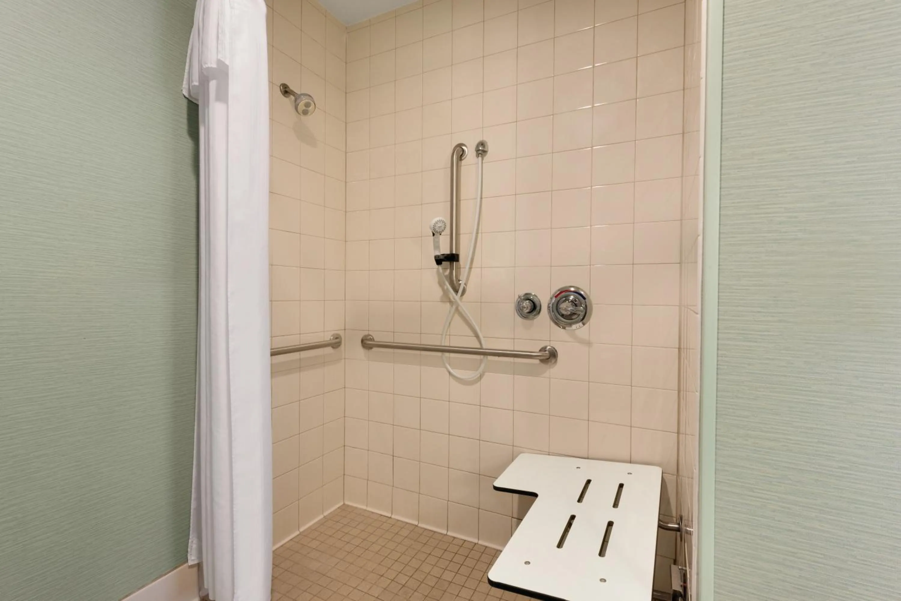 Shower in Homewood Suites Grand Rapids
