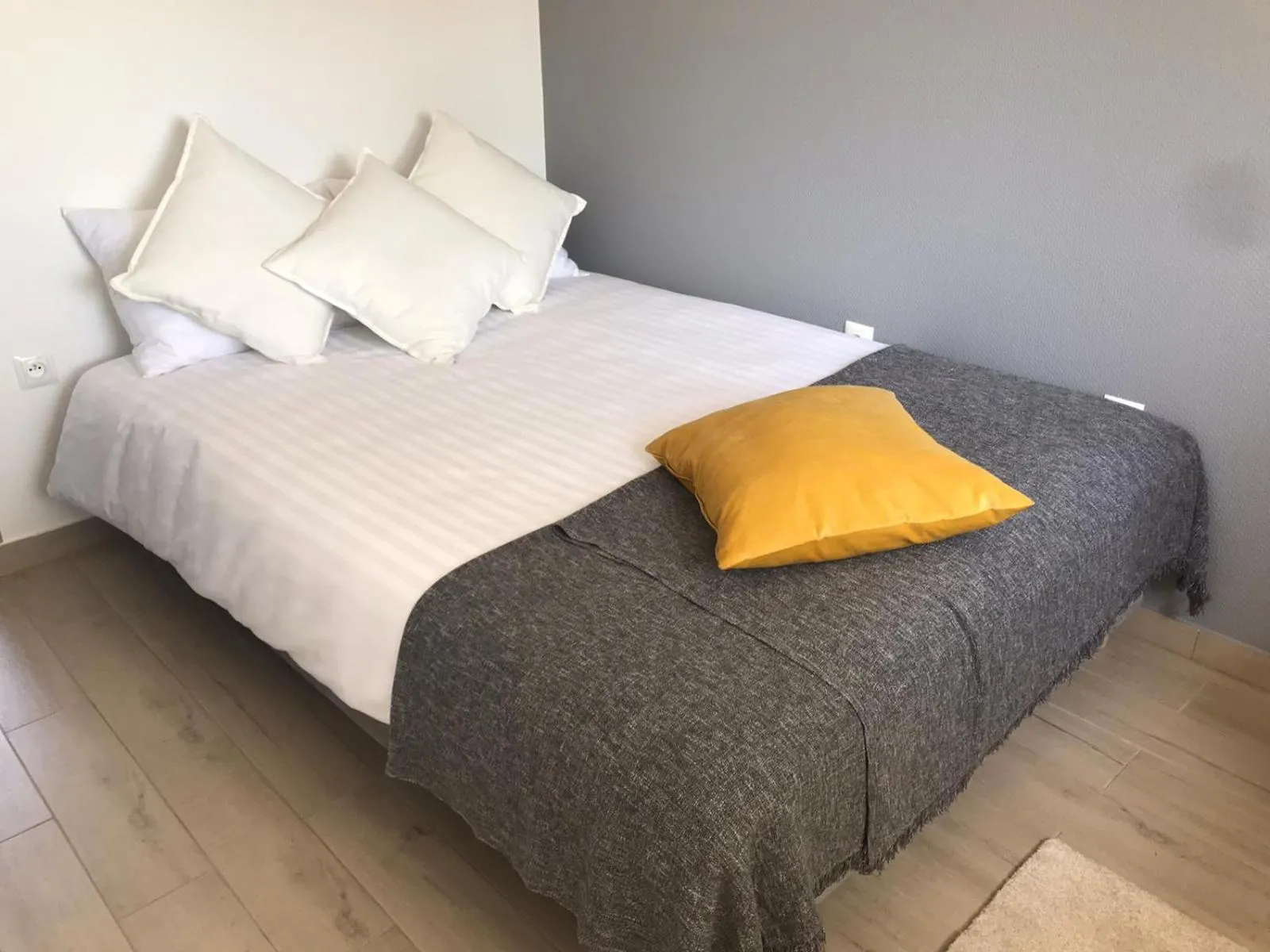 Bed in Pokoje blisko SUNTAGO