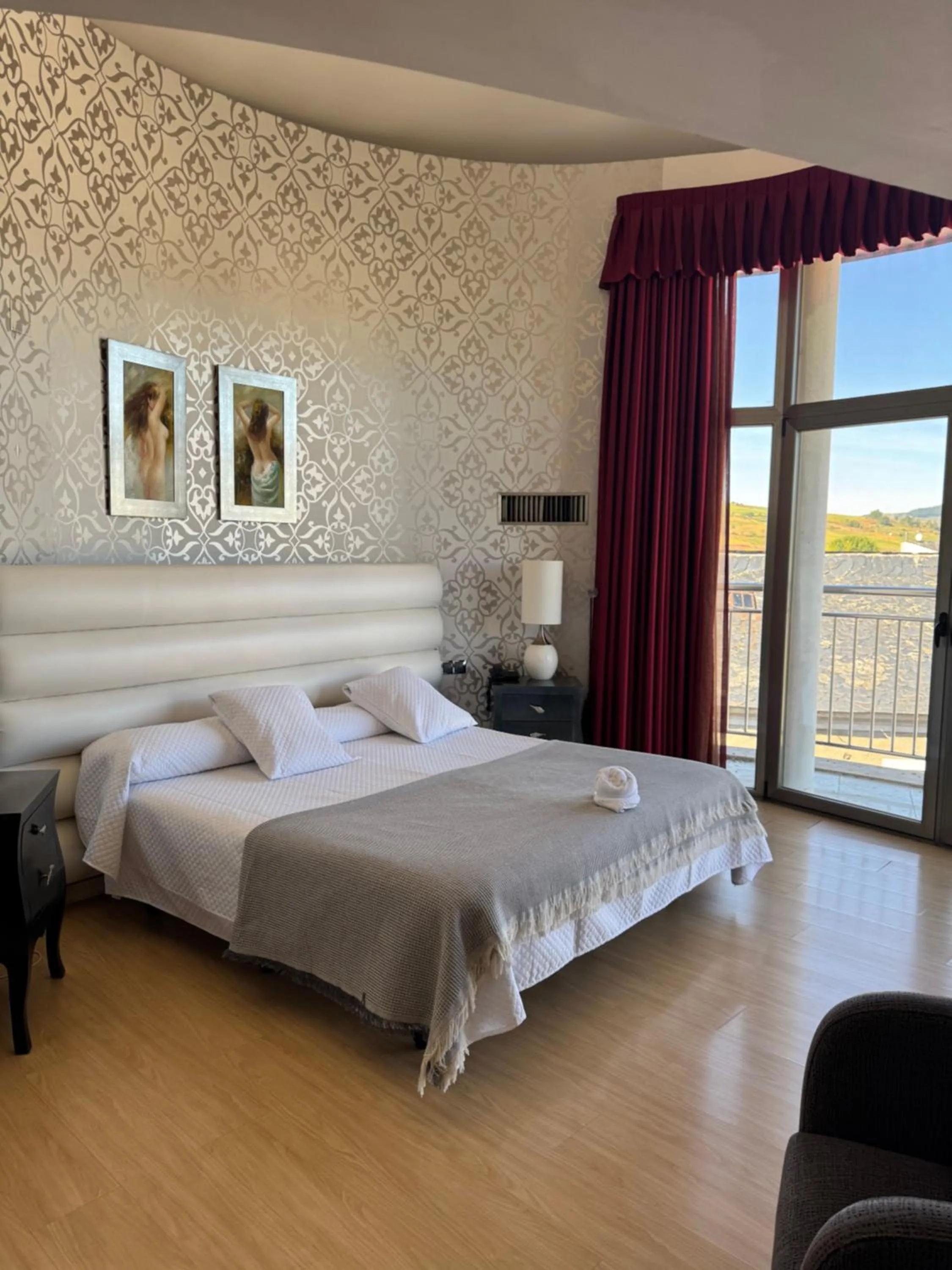 Bed in Hotel Villa de Cacabelos