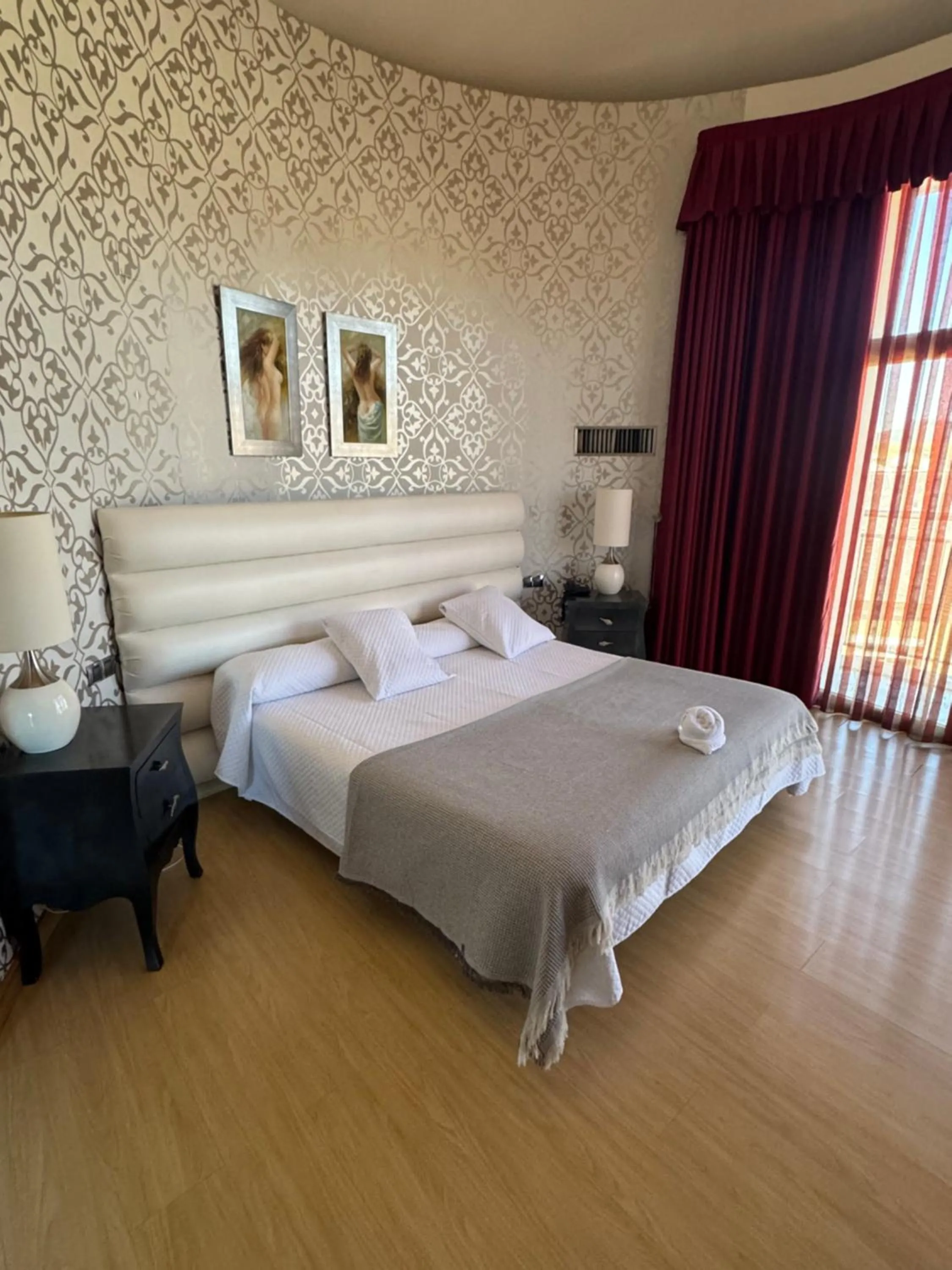 Bed in Hotel Villa de Cacabelos