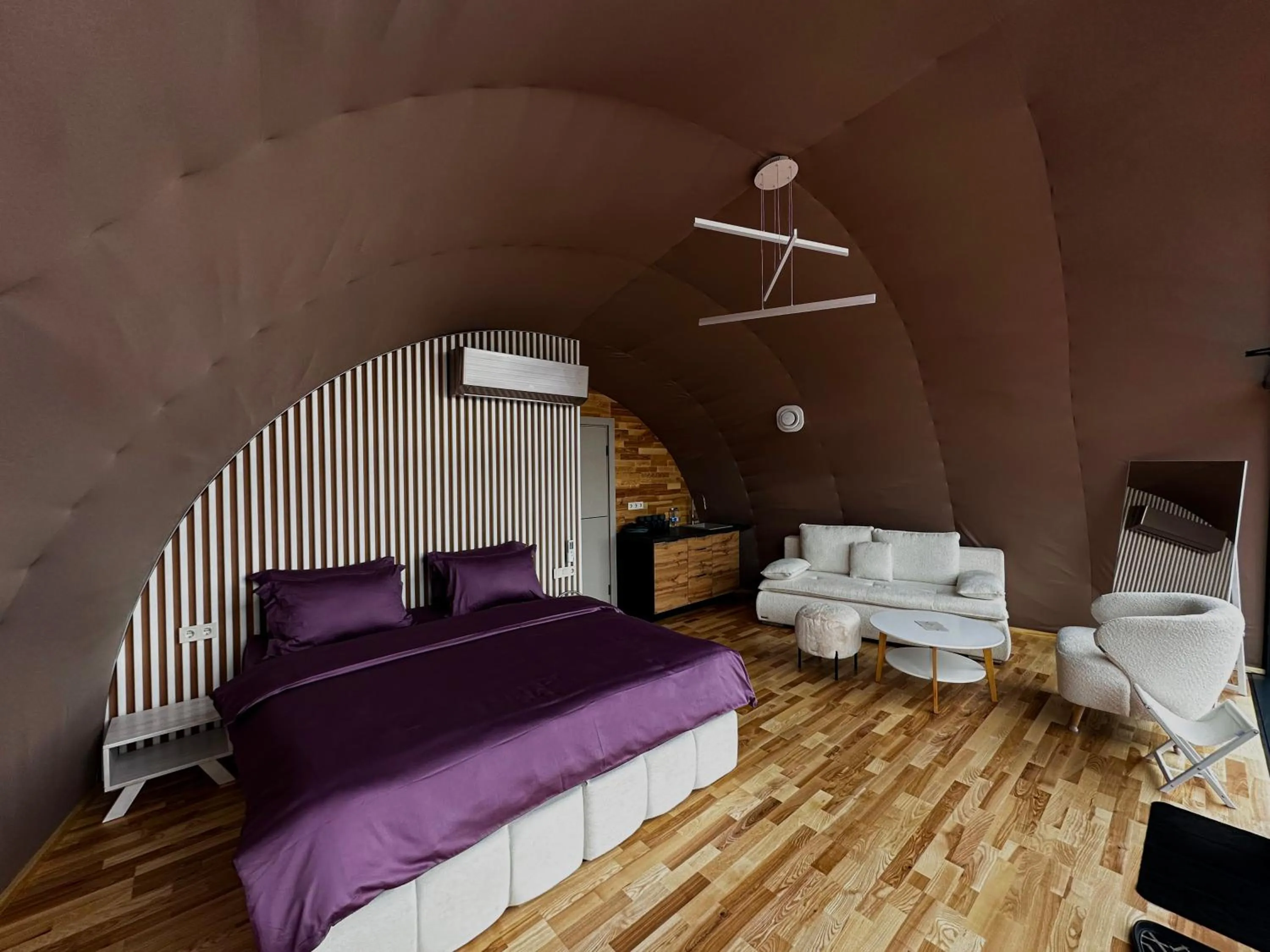 Bed in Wellland Hotel