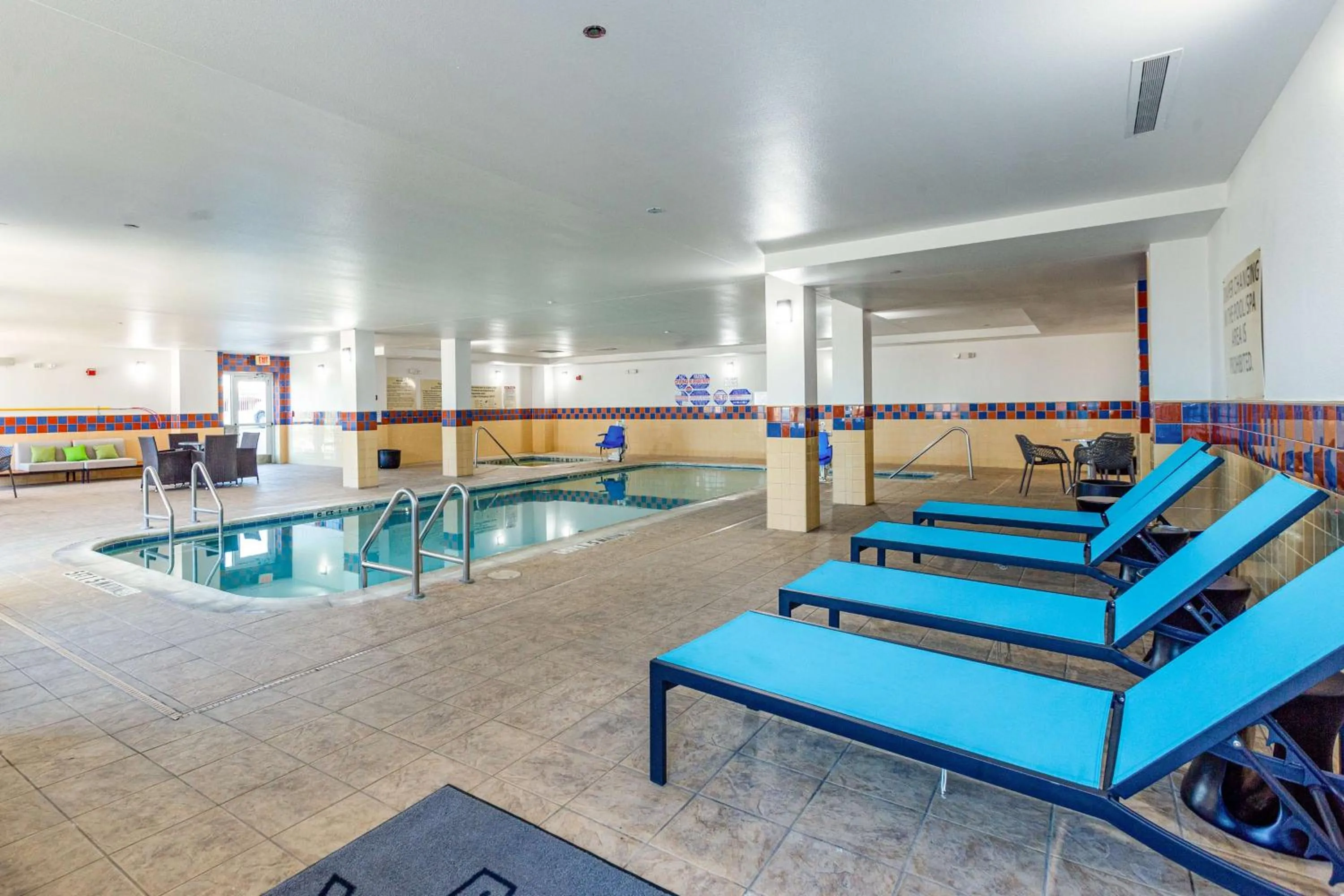 Pool view in Hampton Inn & Suites Fort Worth-West-I-30