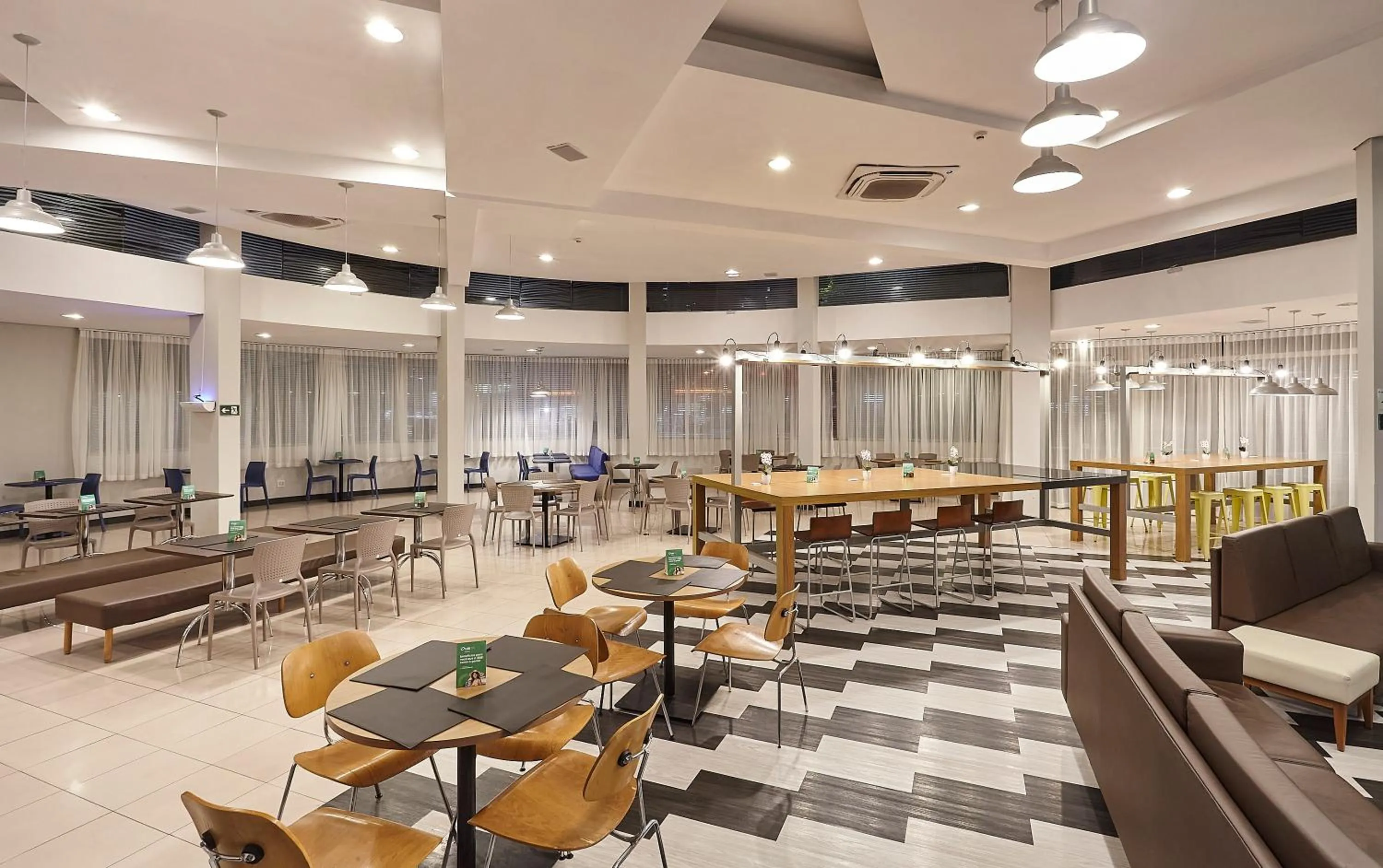 Restaurant/places to eat in Hotel Nacional Inn Bauru