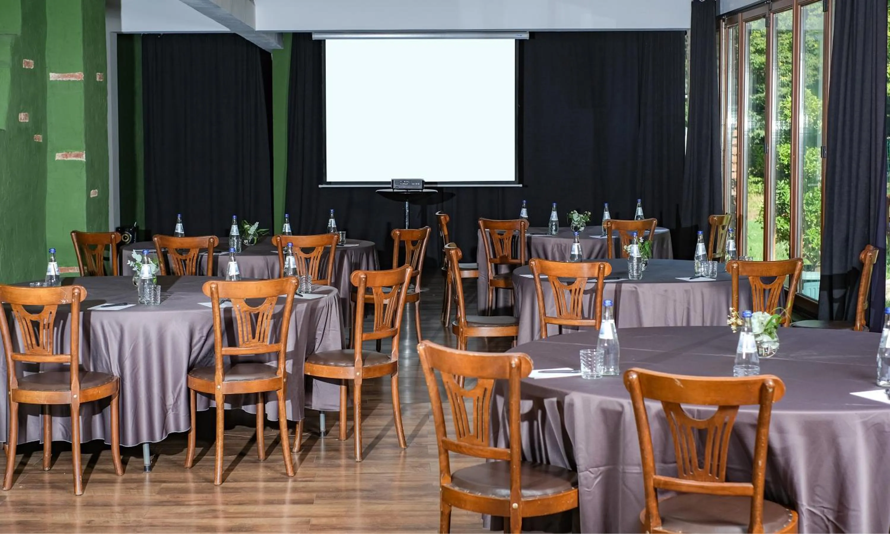 Meeting/conference room in Chateau Mere