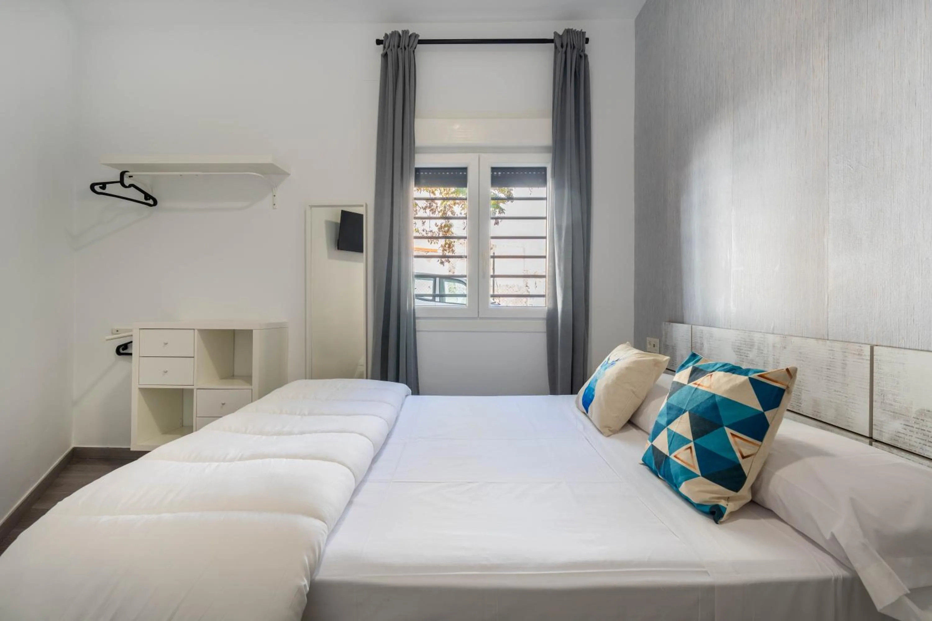 Bed in BF Rooms Almeria Centro