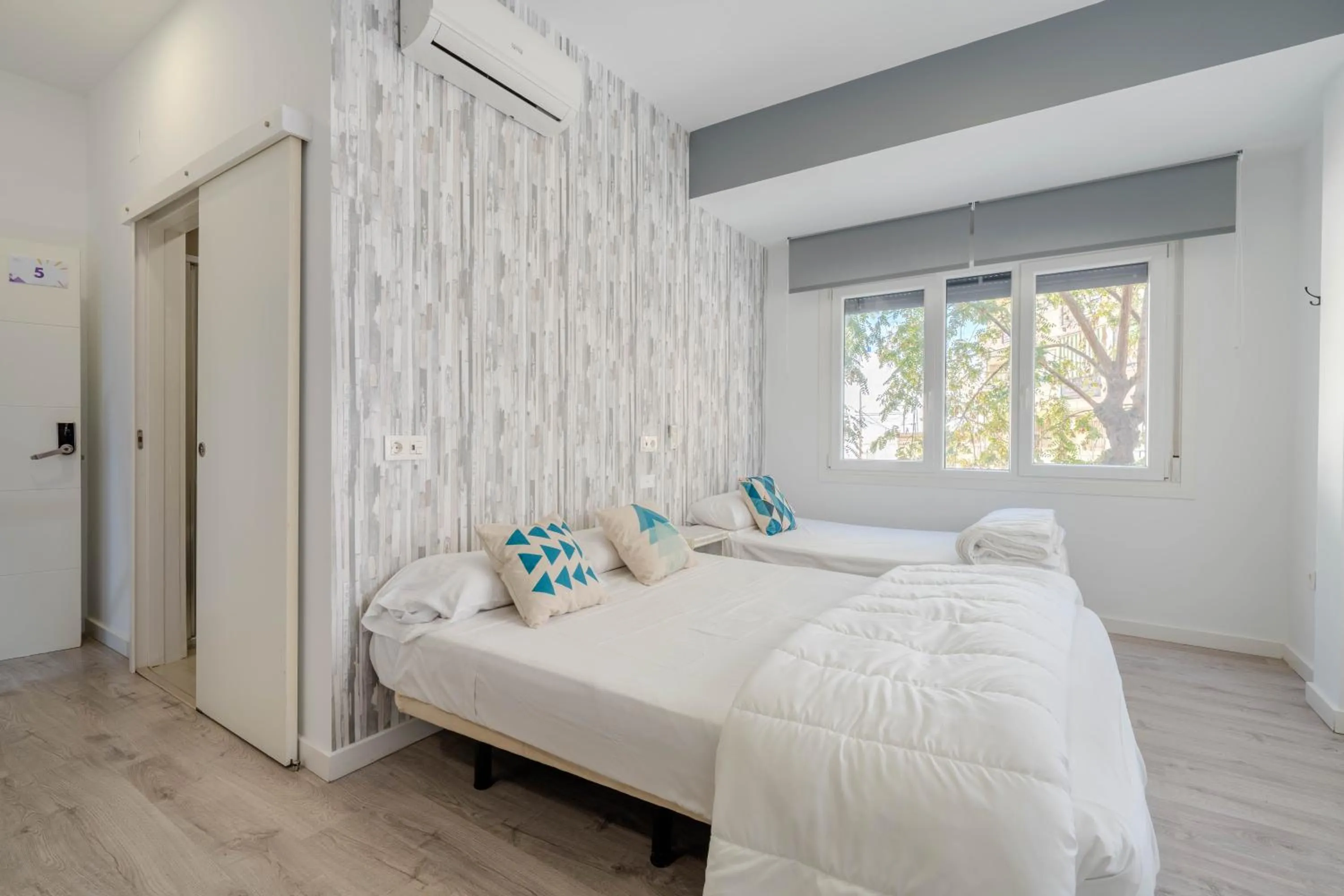 Bed in BF Rooms Almeria Centro