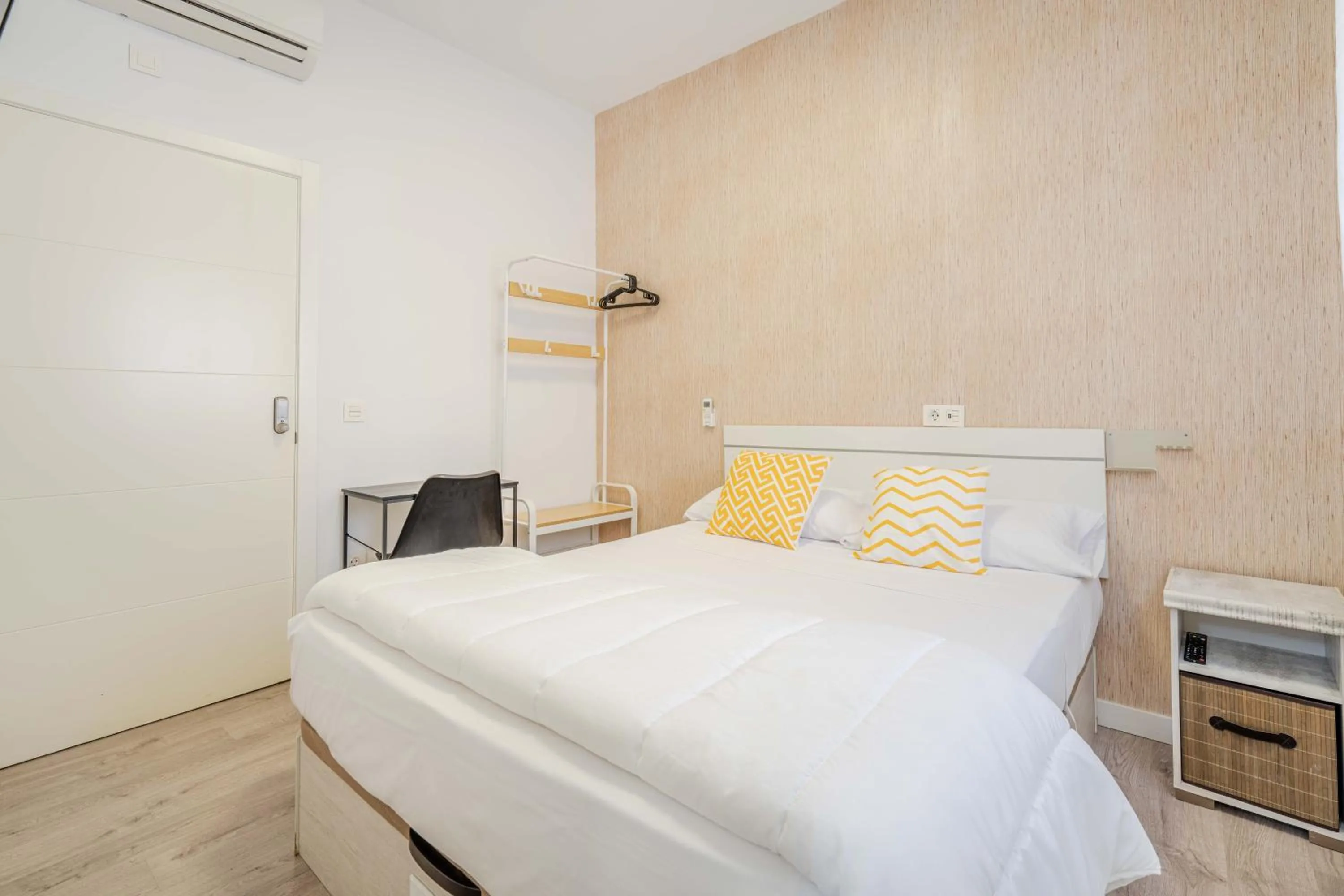 Bed in BF Rooms Almeria Centro