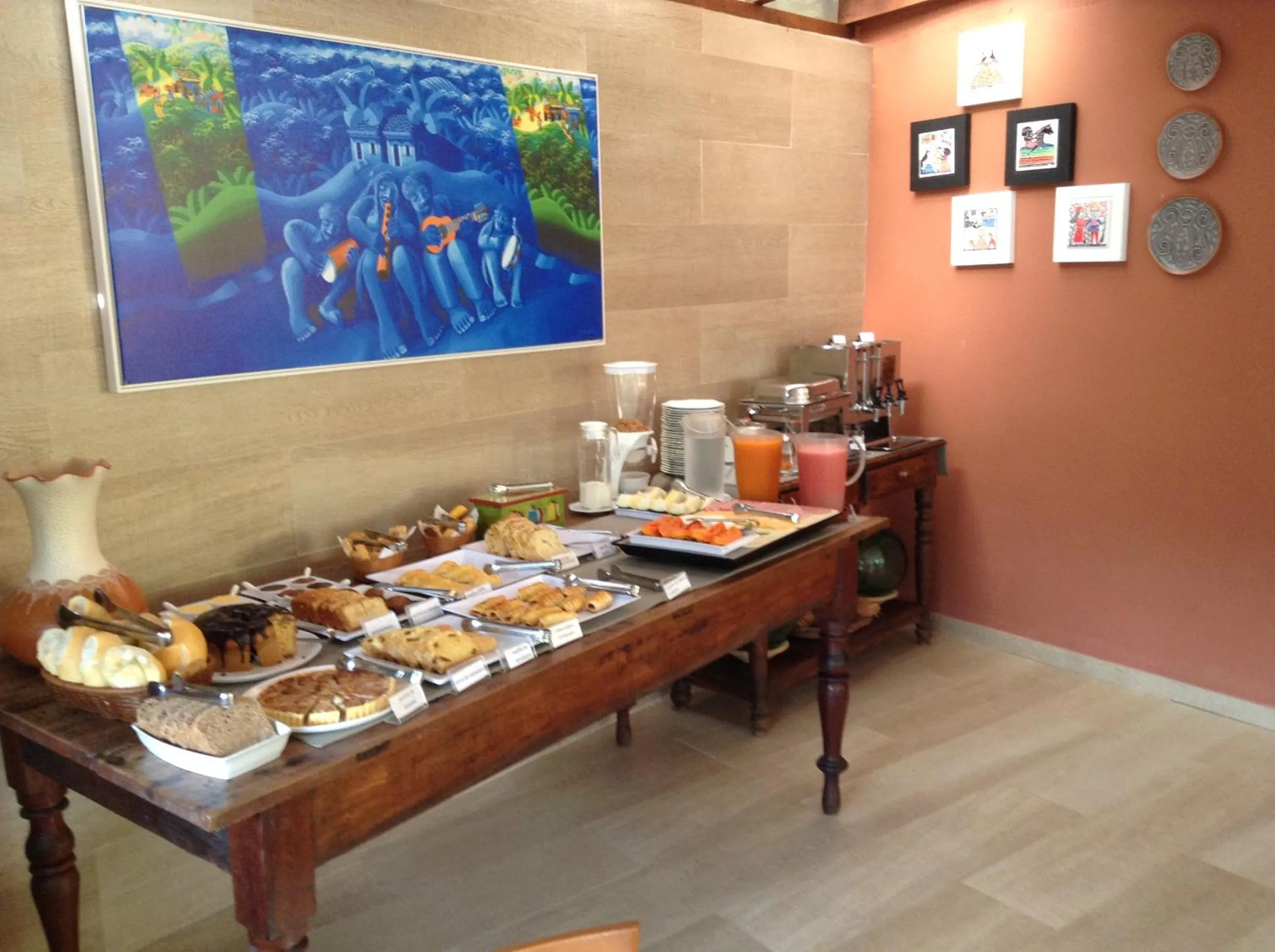 Buffet breakfast in Pousada Bahia Bella