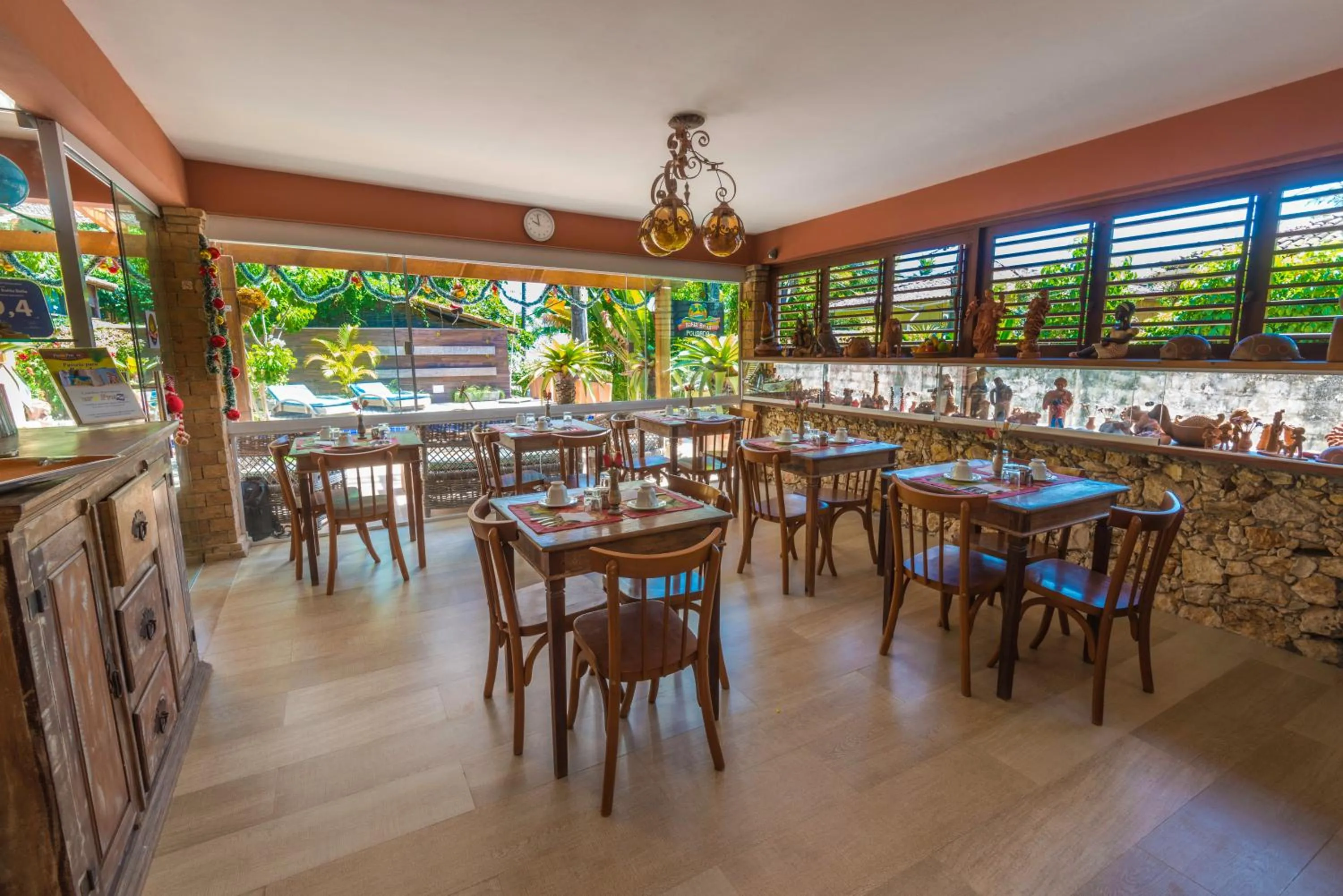 Restaurant/places to eat in Pousada Bahia Bella