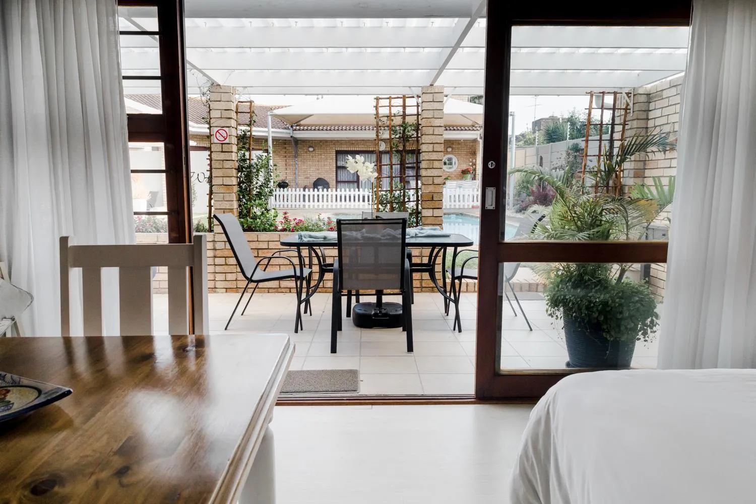 Garden view, Bed in Wagtails Guest House