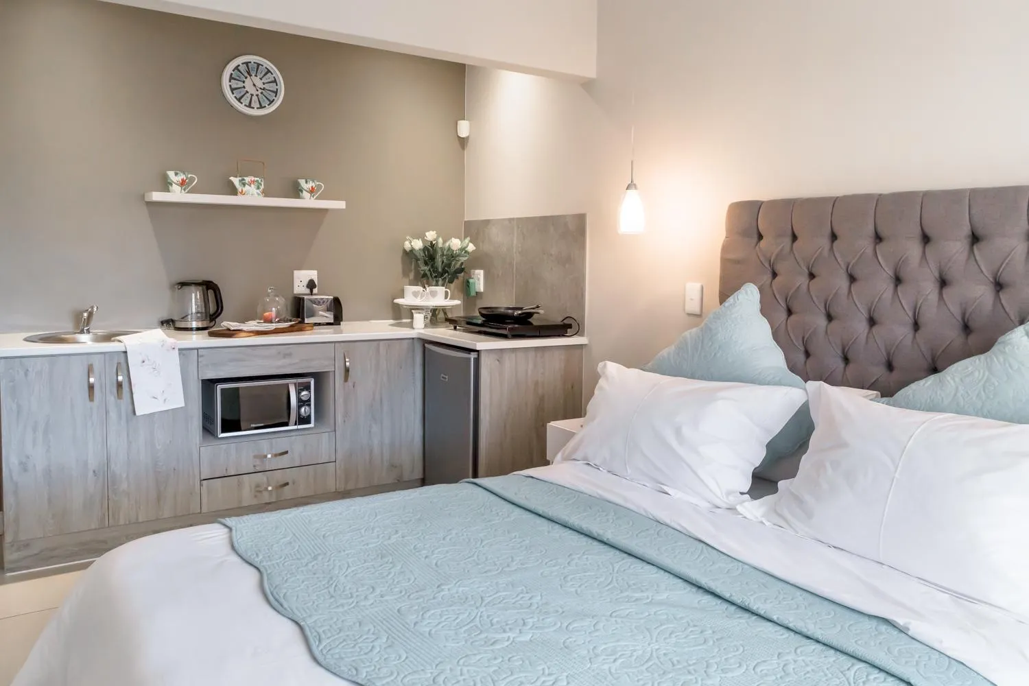 Bedroom, Bed in Wagtails Guest House