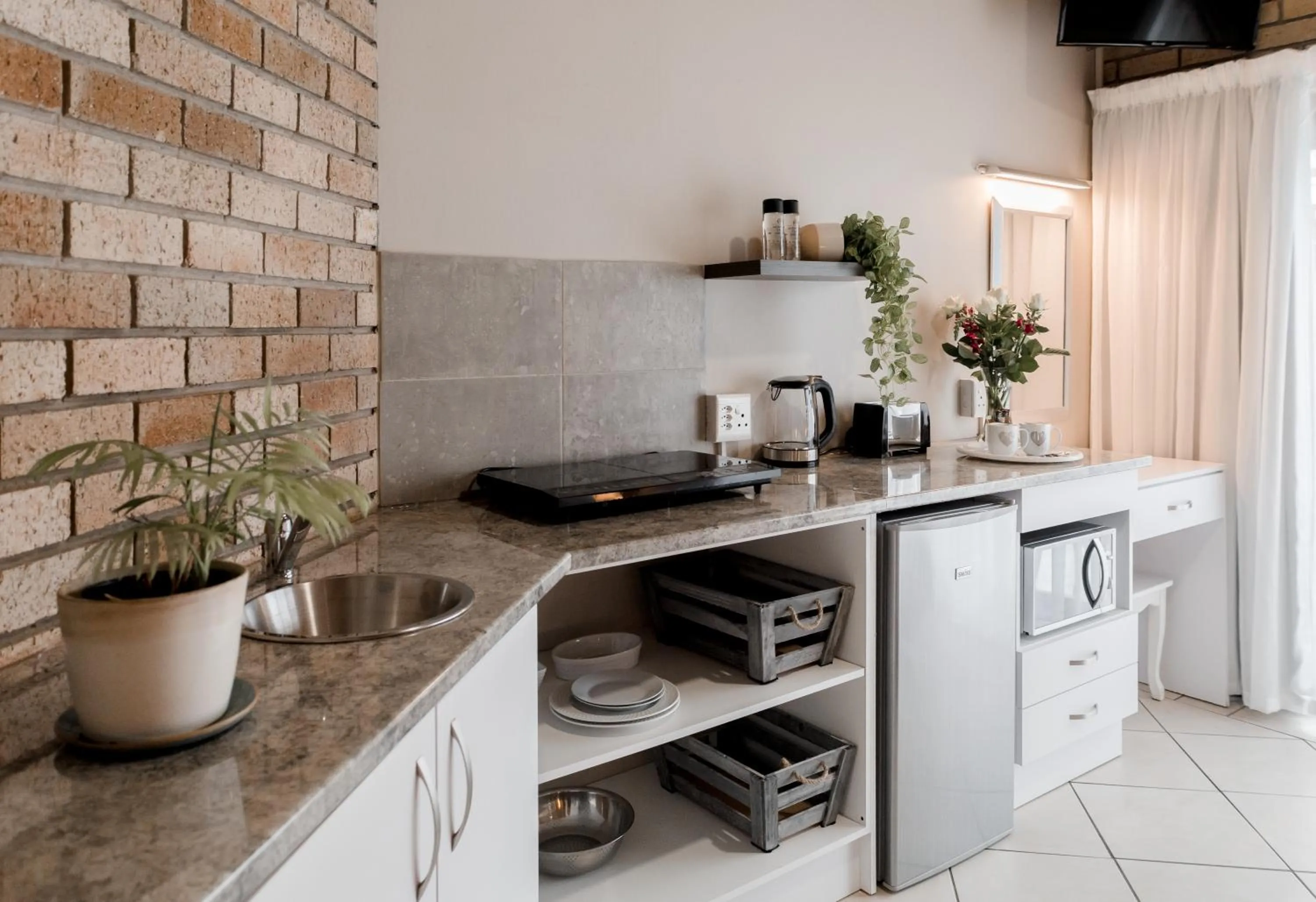 Kitchen or kitchenette in Wagtails Guest House