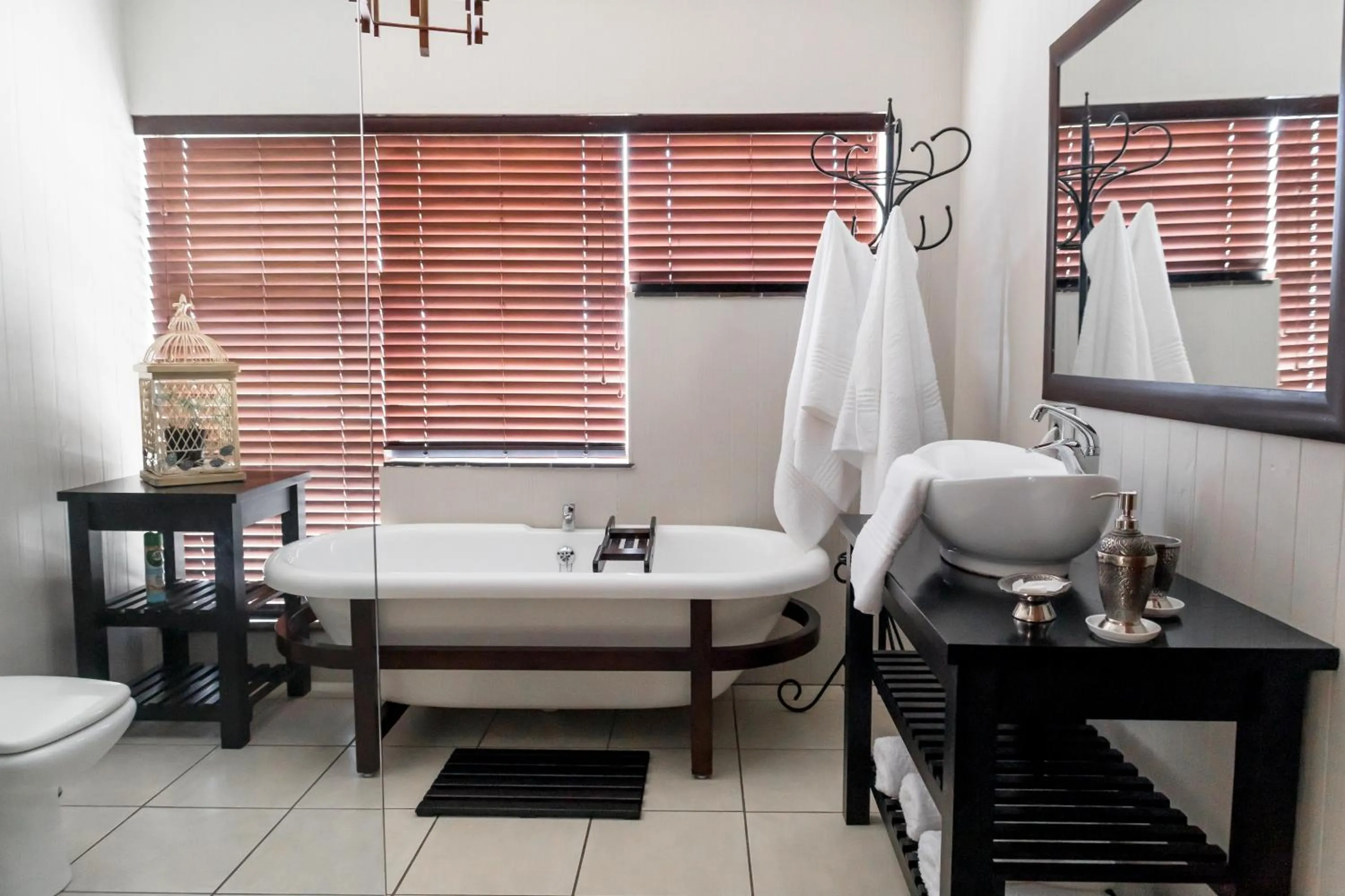 Bathroom in Wagtails Guest House